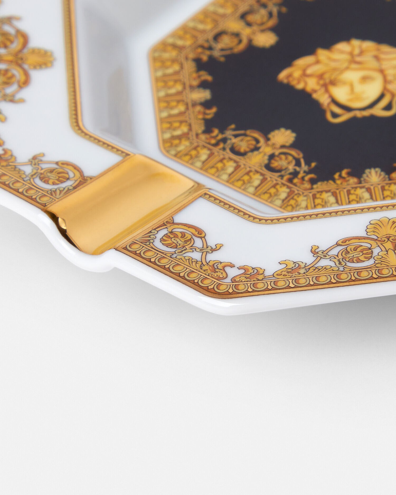 Medusa Lumière Haze Ashtray 5.1