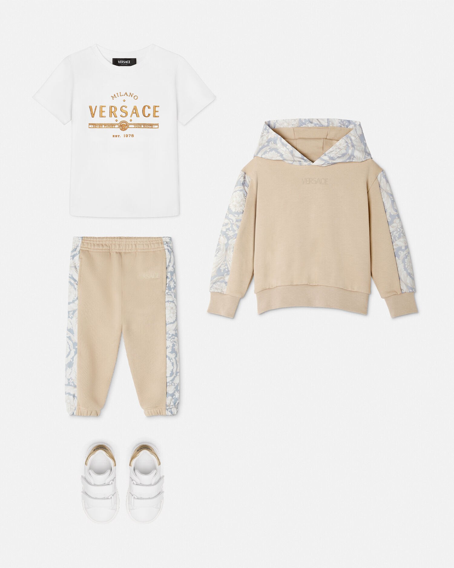 VERSACE☆キッズ ロゴ コットン スウェットパンツ VERSACE☆キッズ ロゴコットンジャージースウェットパンツ