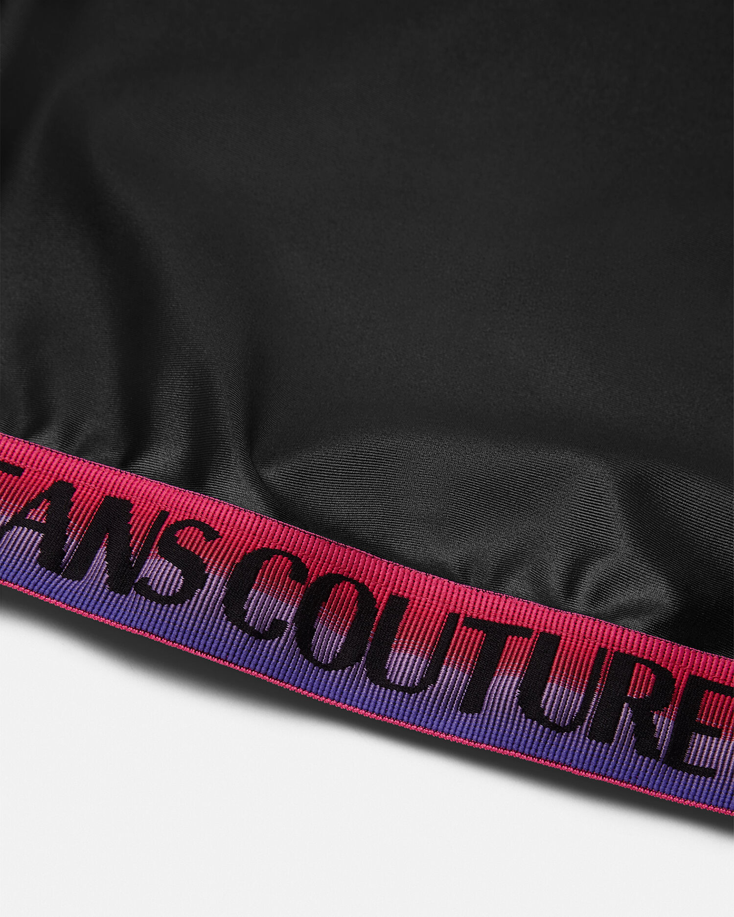 ロゴ クロップ トップ ブラック,プリント | VERSACE JP
