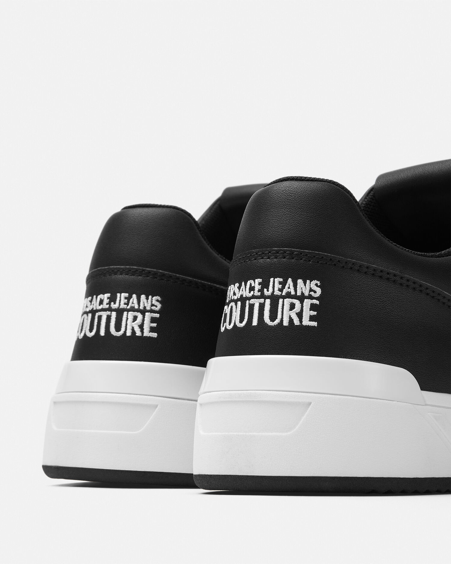 【関込】VERSACE JEANS COUTURE◆スターライト ロゴ スニーカー Logo Starlight Sneakers | VERSACE US