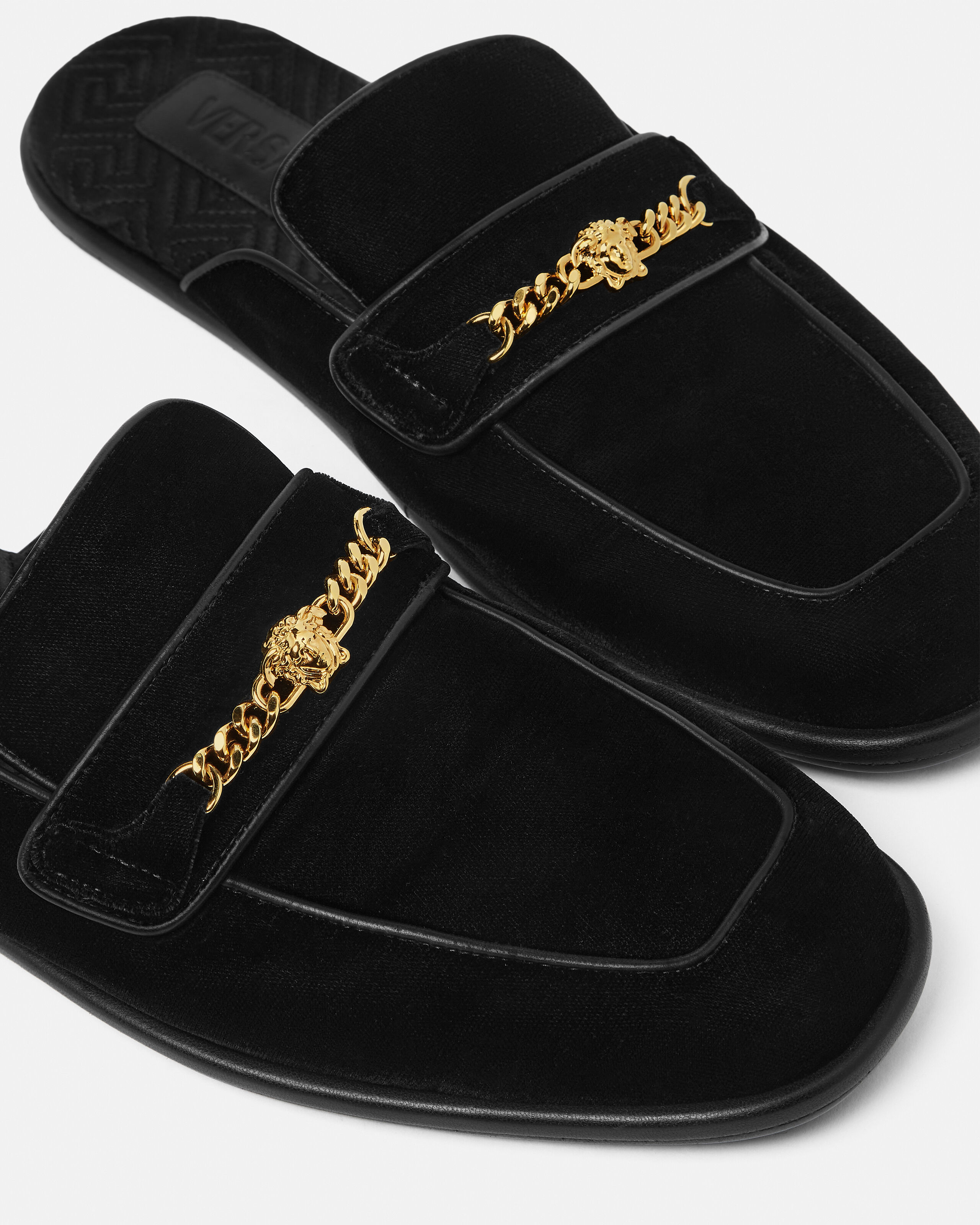 メドゥーサ ベルベット シューズ ブラック,ゴールド | VERSACE JP