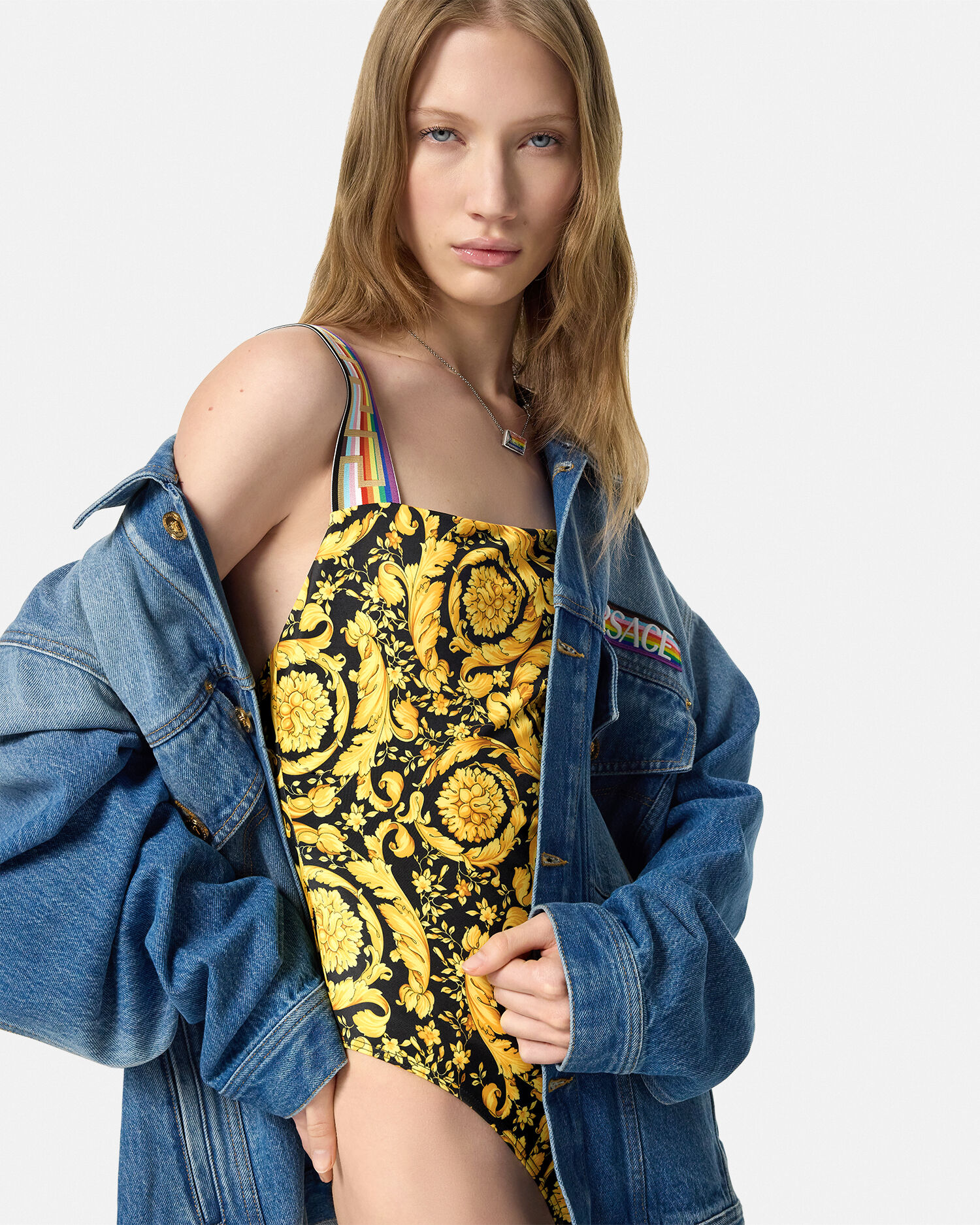 楽天市場】ヴェルサーチジーンズクチュール VERSACE JEANS