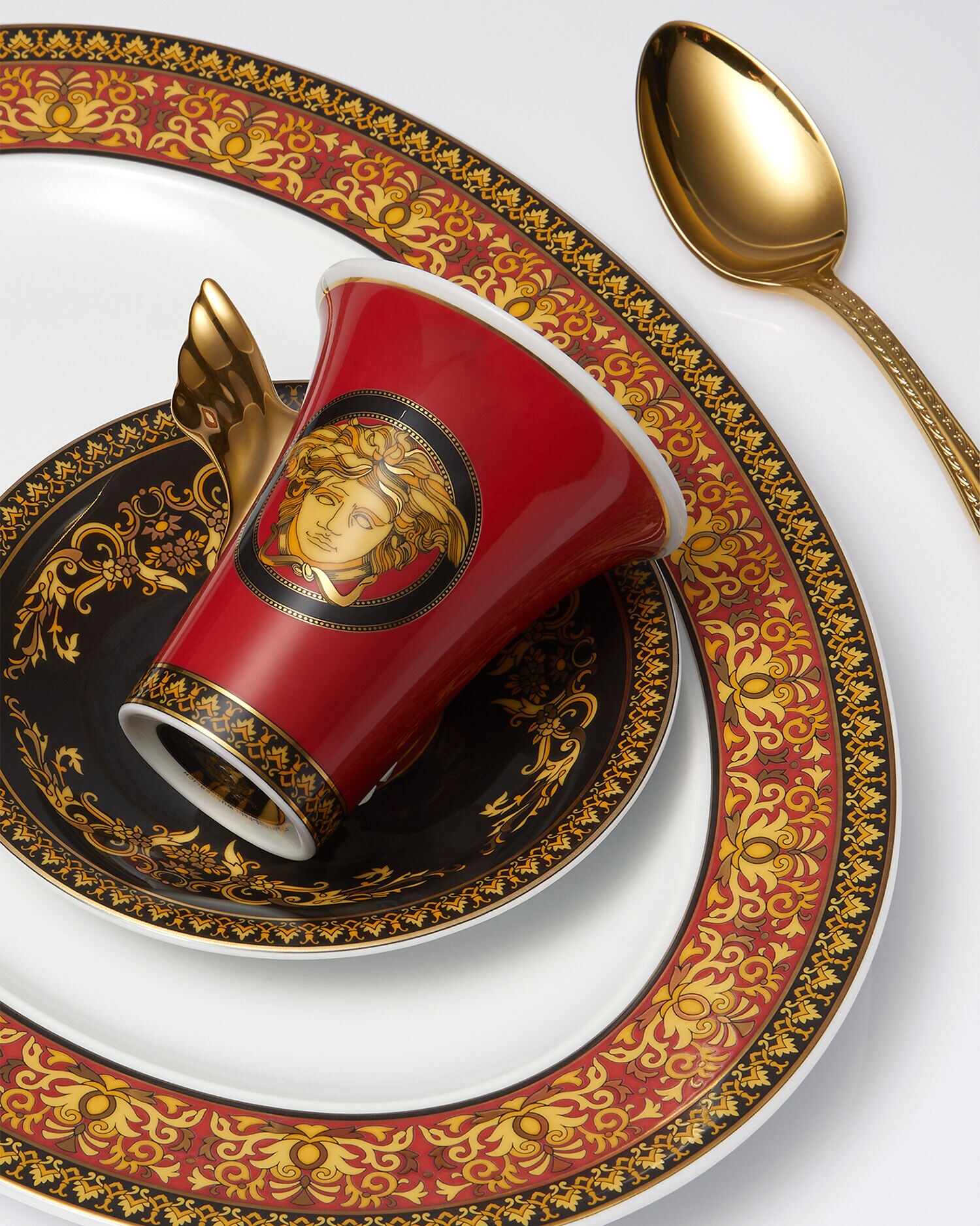 メドゥーサ レッド コーヒー セット 180 ml レッド | VERSACE JP