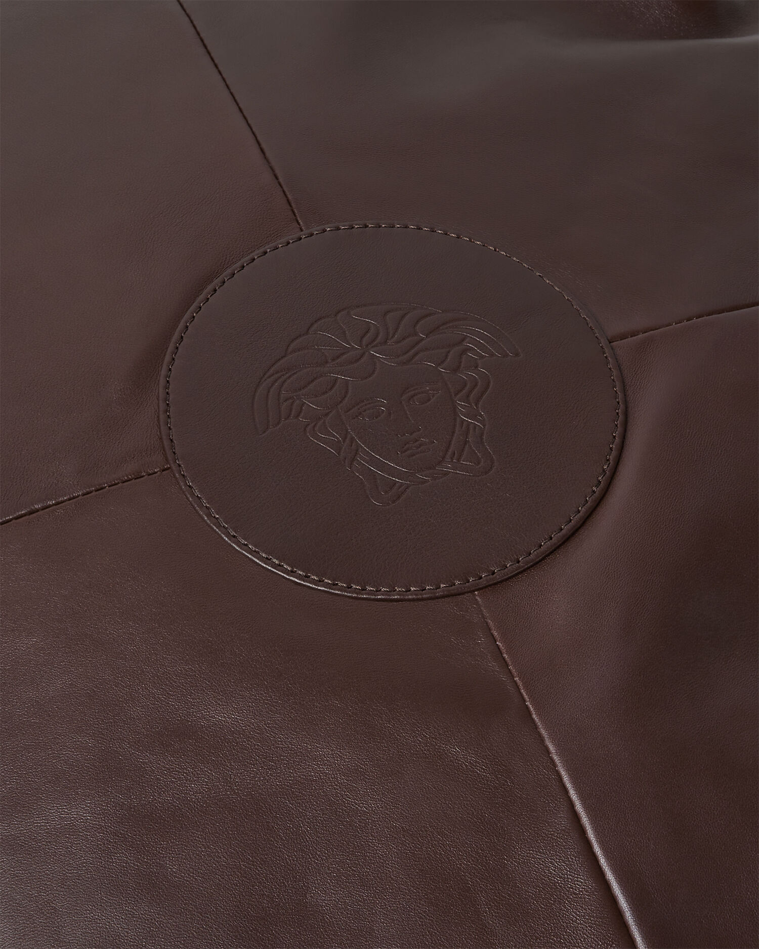 プロテア ラージ ナッパ ショルダー バッグ ブラウン | VERSACE JP