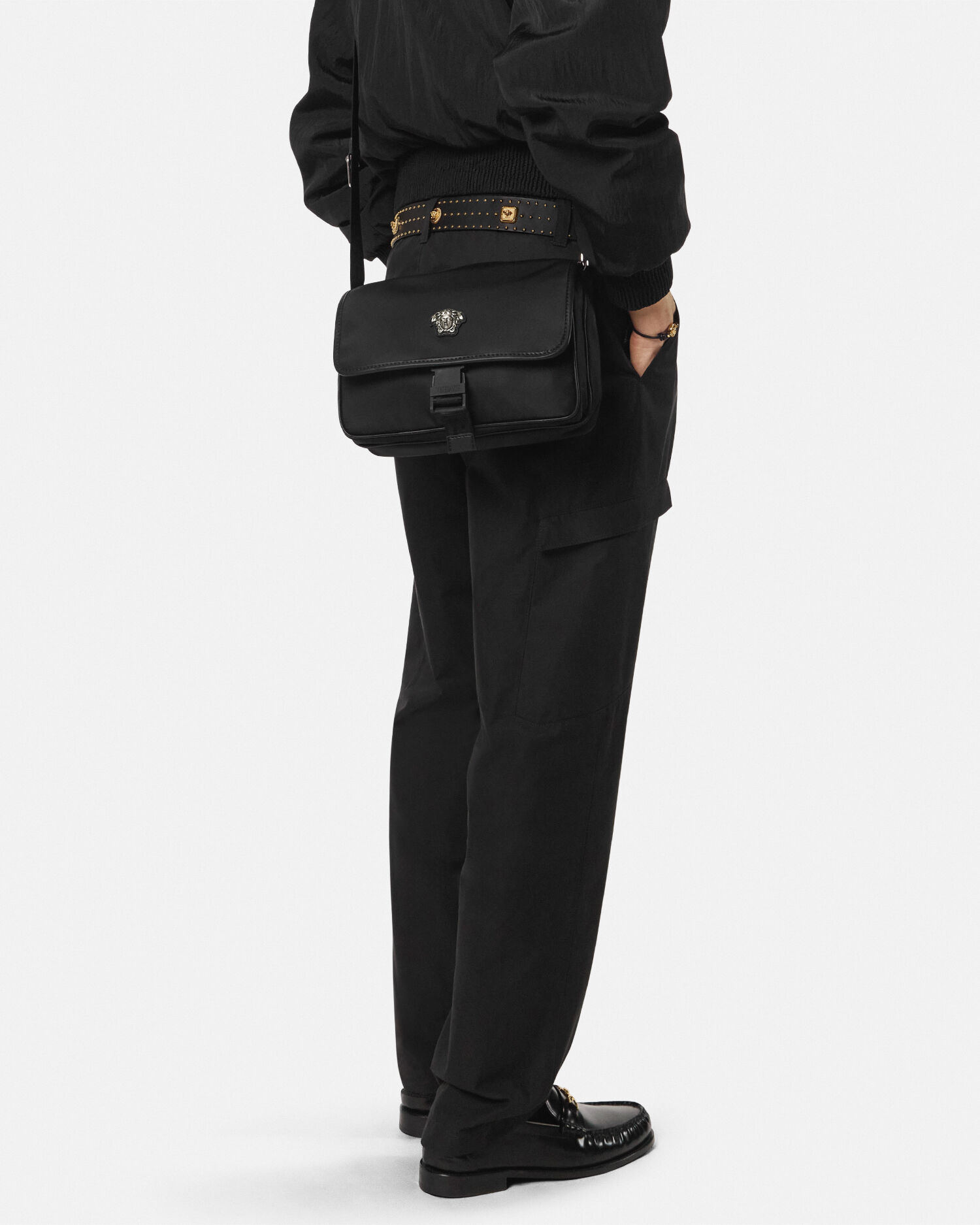 ラ メドゥーサ ナイロン メッセンジャー バッグ | VERSACE JP