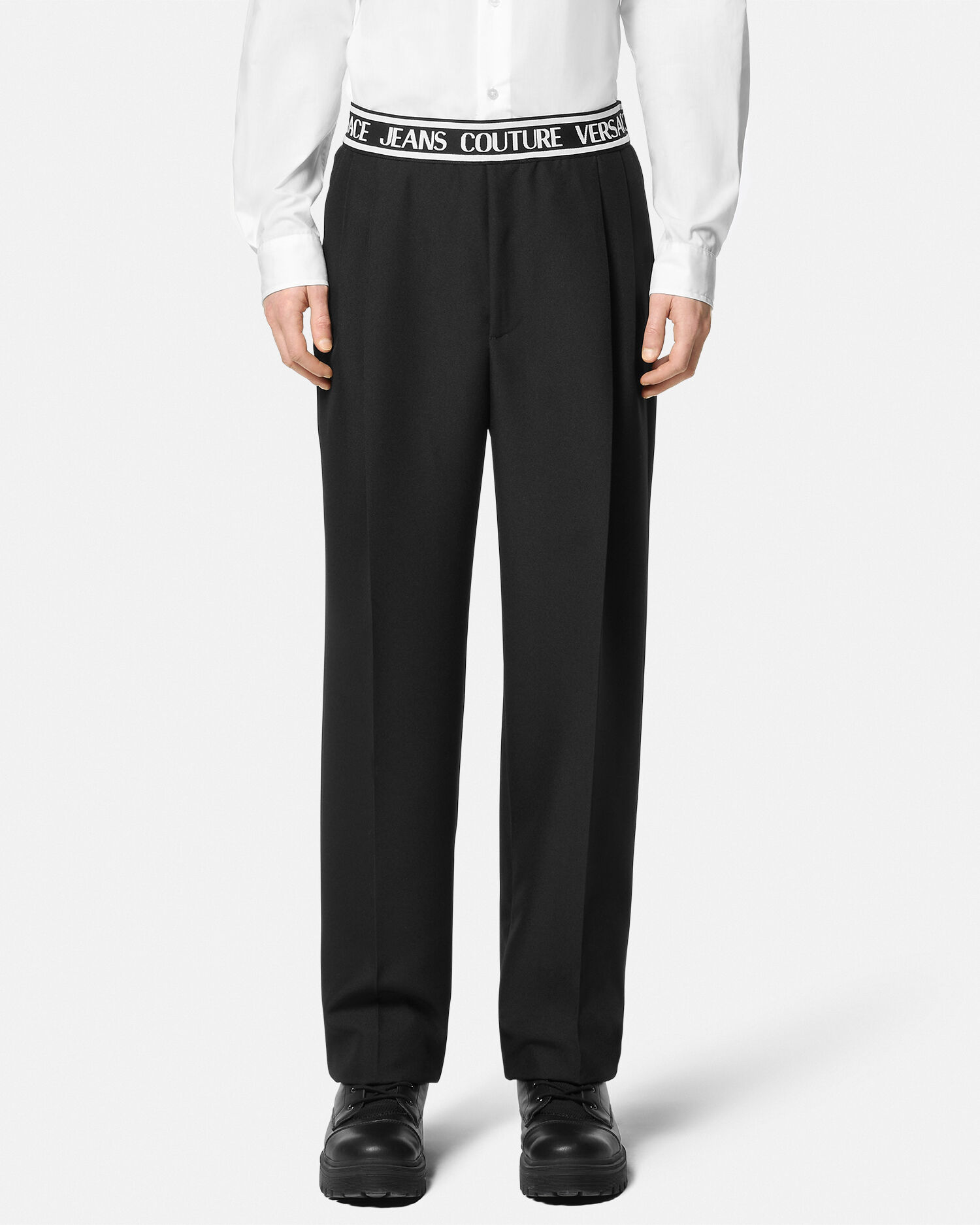 VERSACE JEANS COUTURE ロゴ ガーランドスポーツショーツ パンツ 楽天市場】VERSACE JEANS COUTURE (ヴェルサーチェ ジーンズ