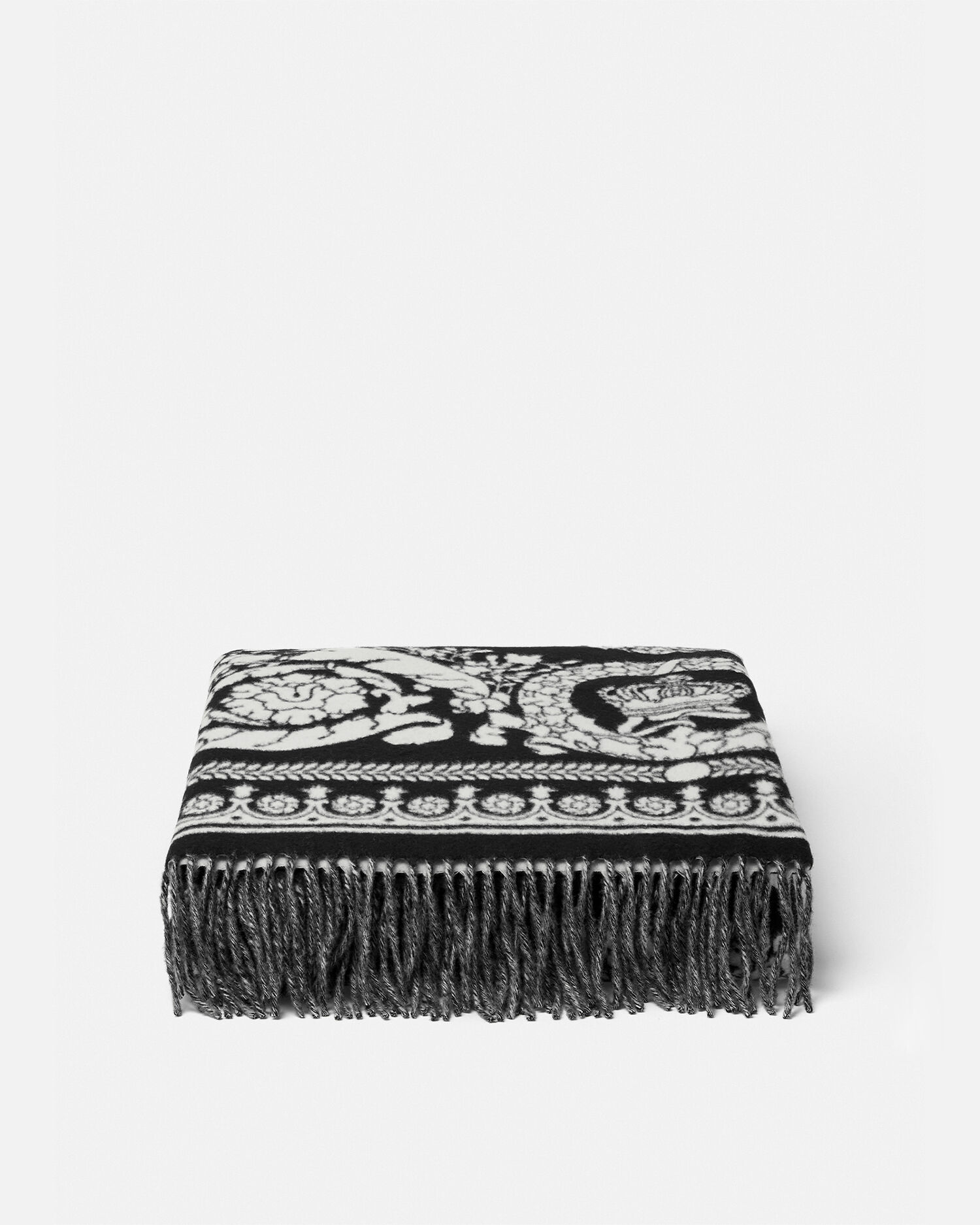 驚きの値段で バロッコ フーラード JP VERSACE | ブラック ブランケット フリンジ アウトドア寝具