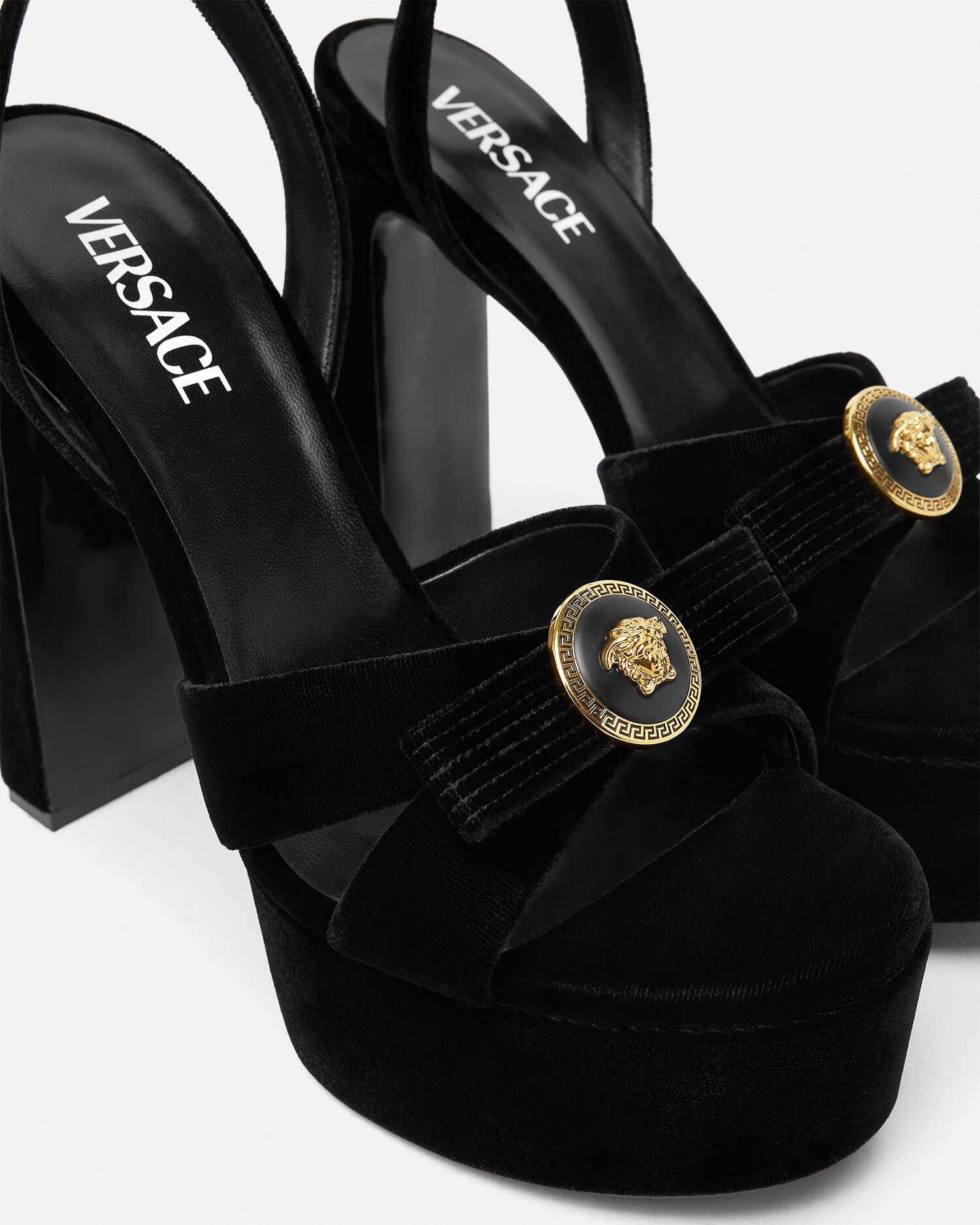 【大放出セール】 mm 140 サンダル ベルベット リボン ジャンニ ブラック,ゴールド JP VERSACE | 靴