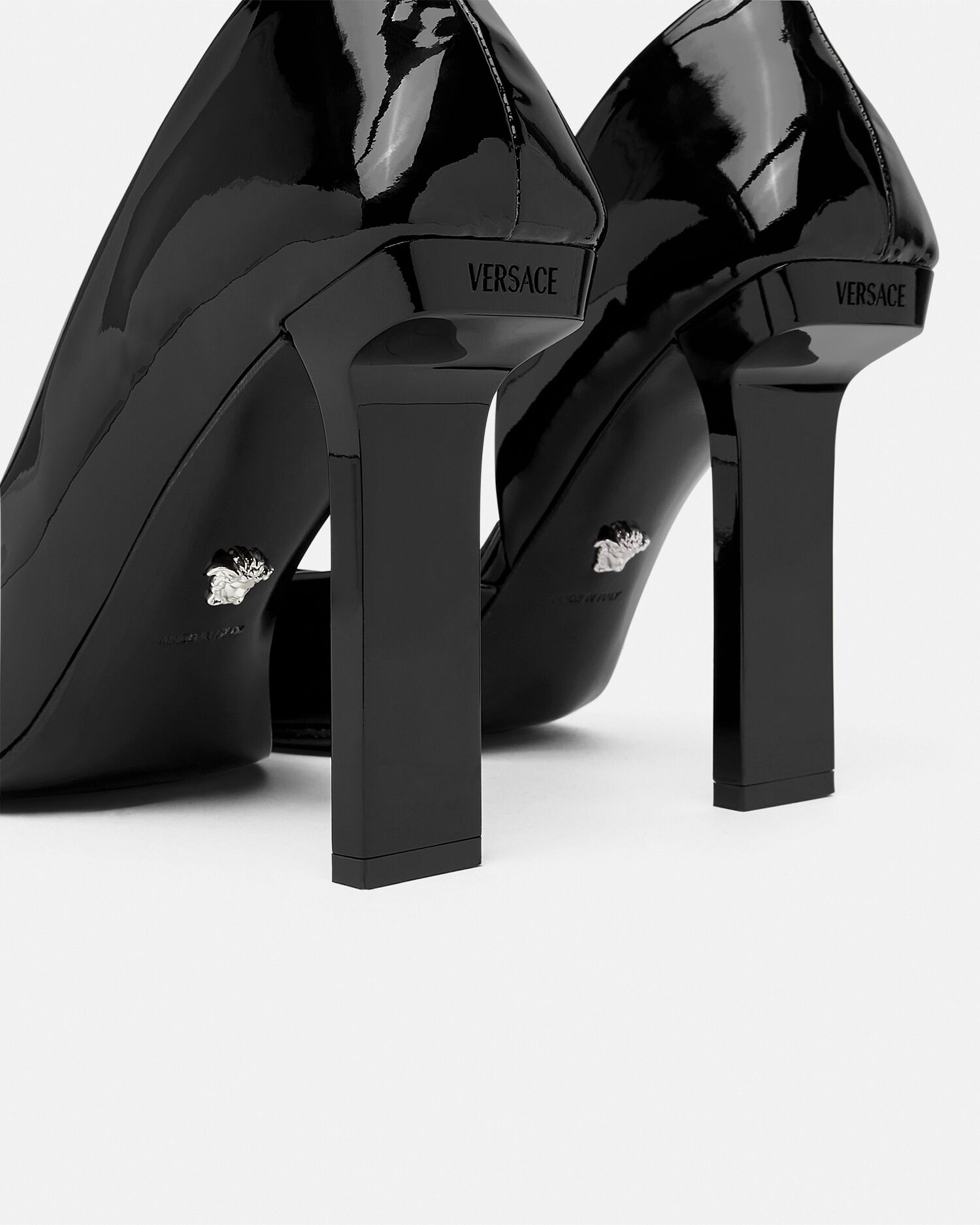スライス パンプス 105 mm | VERSACE JP