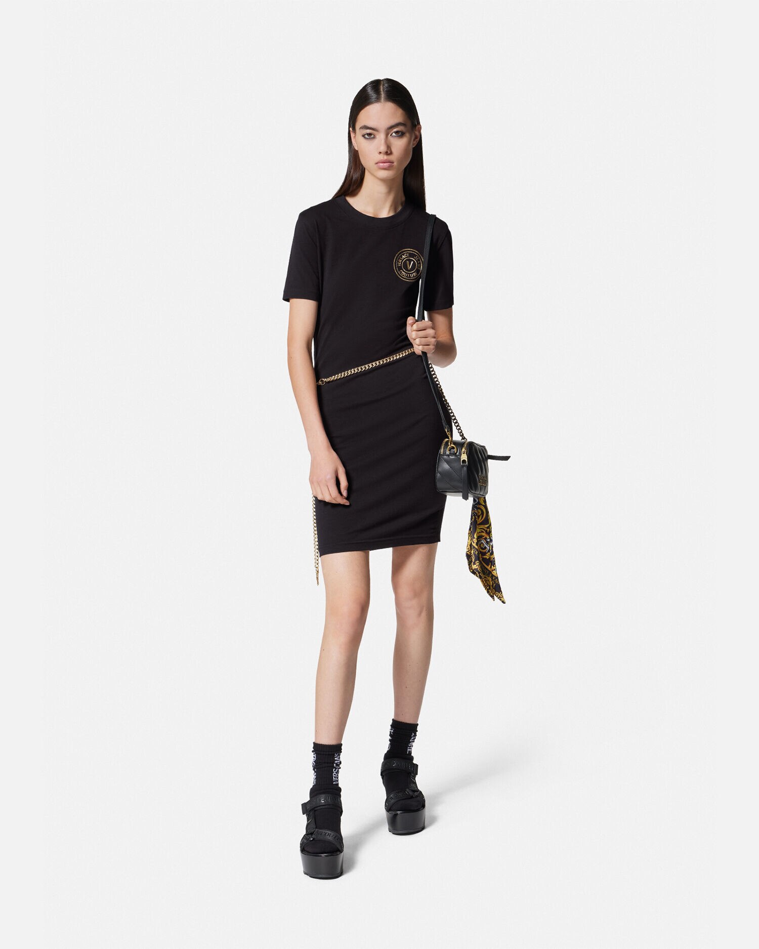 レターV エンブレム ロゴ Tシャツ ドレス ブラック,ゴールド | VERSACE JP