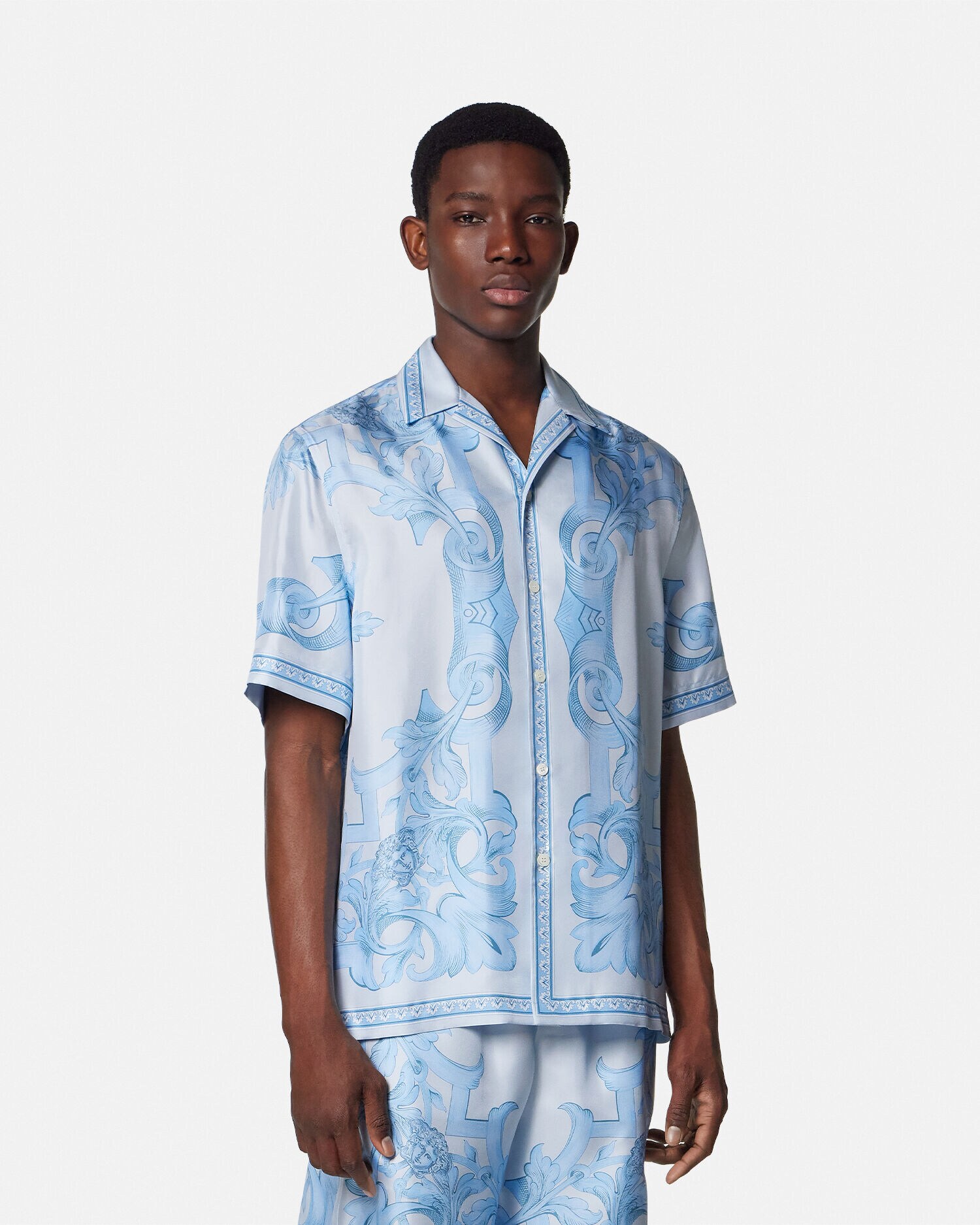VERSACE バロック柄　半袖シルクシャツ VERSACE ヴェルサーチ V2 by versace 半袖シャツ バロッコ