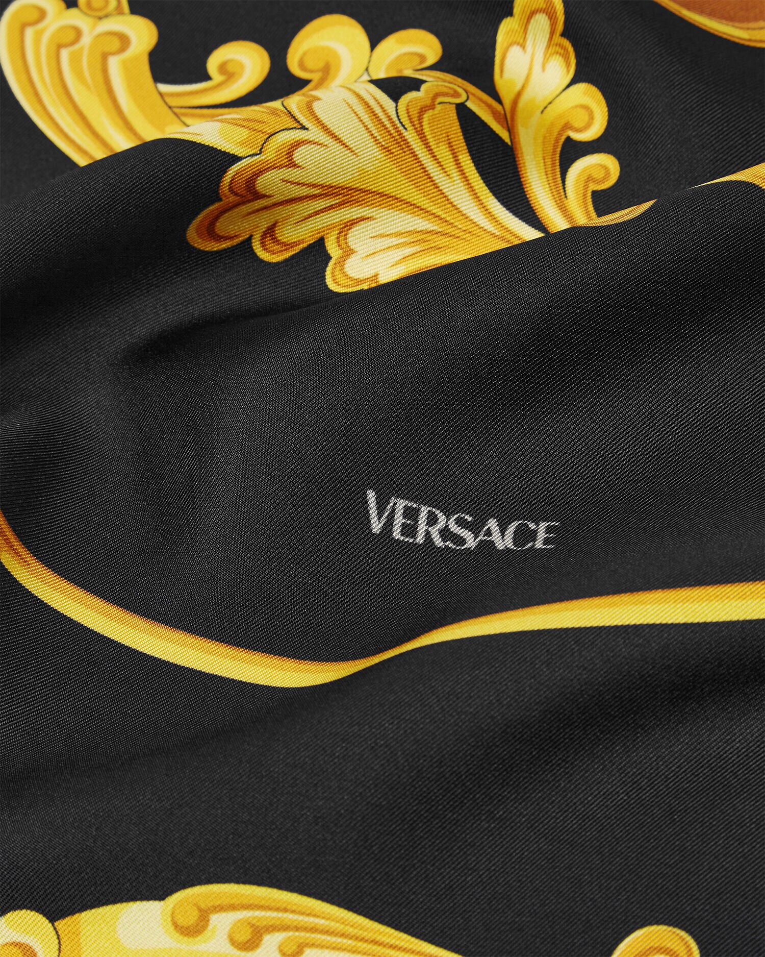 ラージ シルク スカーフ カメオ 90 cm | VERSACE JP