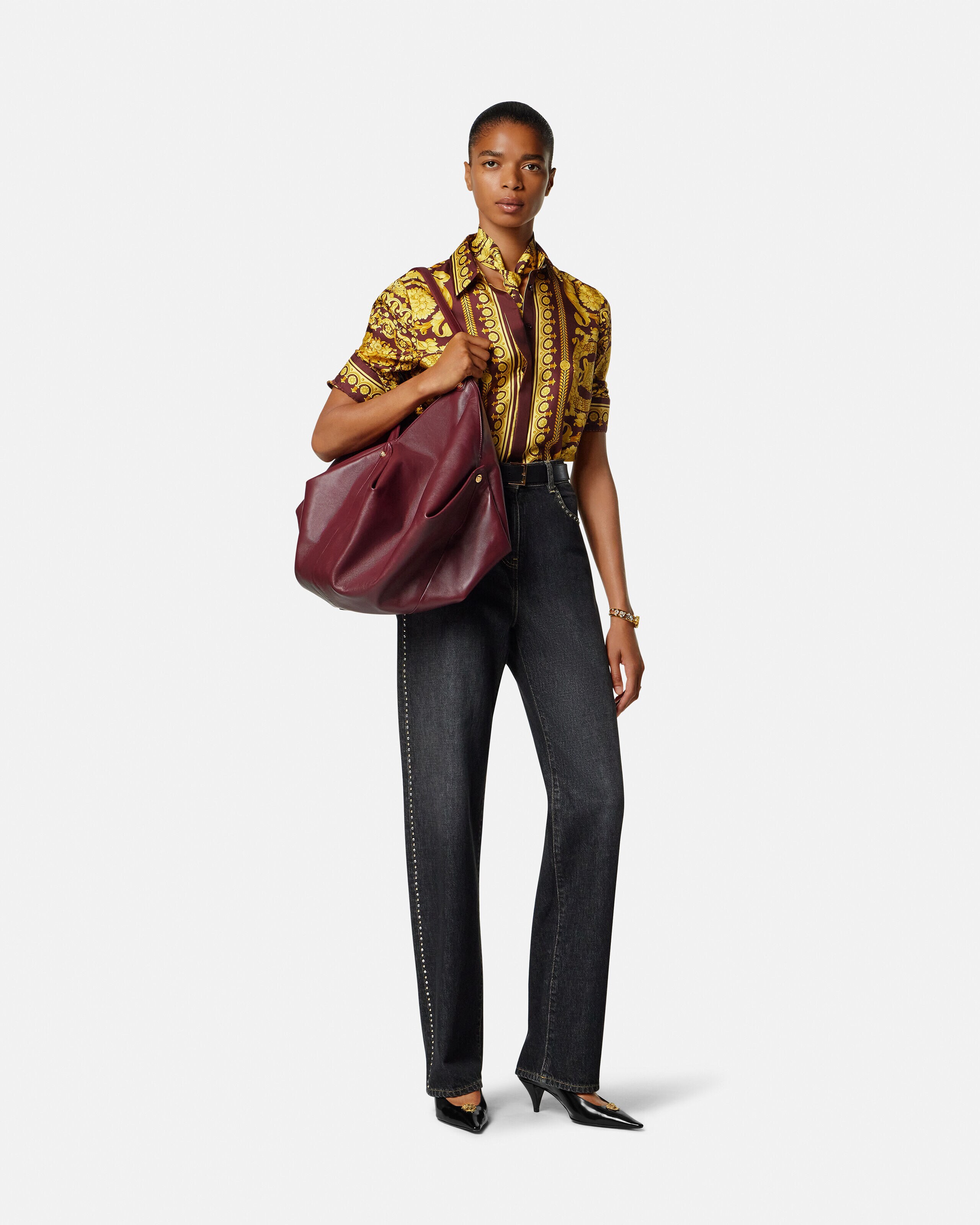 【現行品】VERSACE ヴェルサーチ プロテア ナッパ ショルダーバッグ プロテア ラージ ナッパ ショルダー バッグ バーガンディ | VERSACE JP