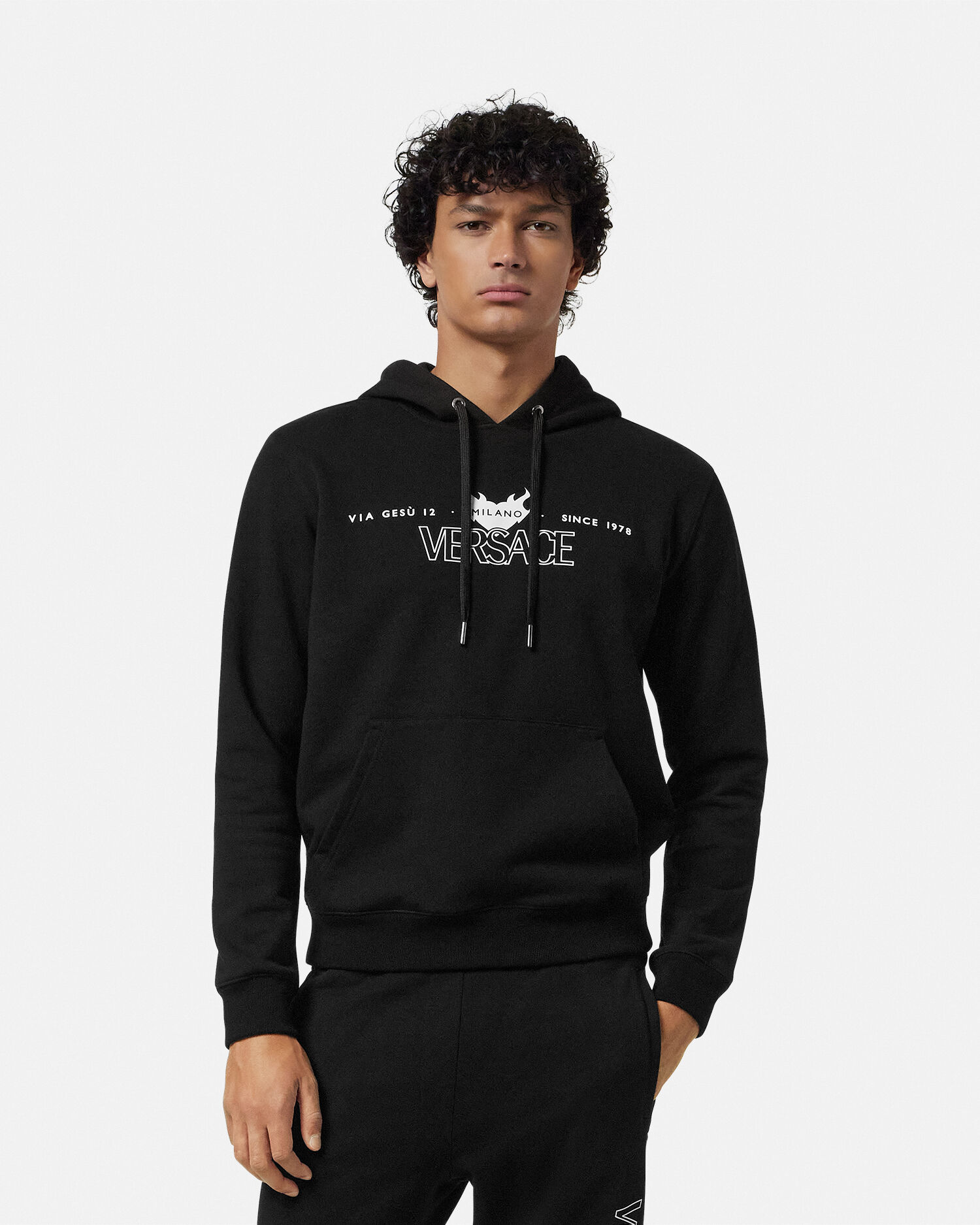 【象徴的なロゴ】VERSACE フーディ 楽天市場】ヴェルサーチ パーカー バックメデューサ ロゴ メンズ