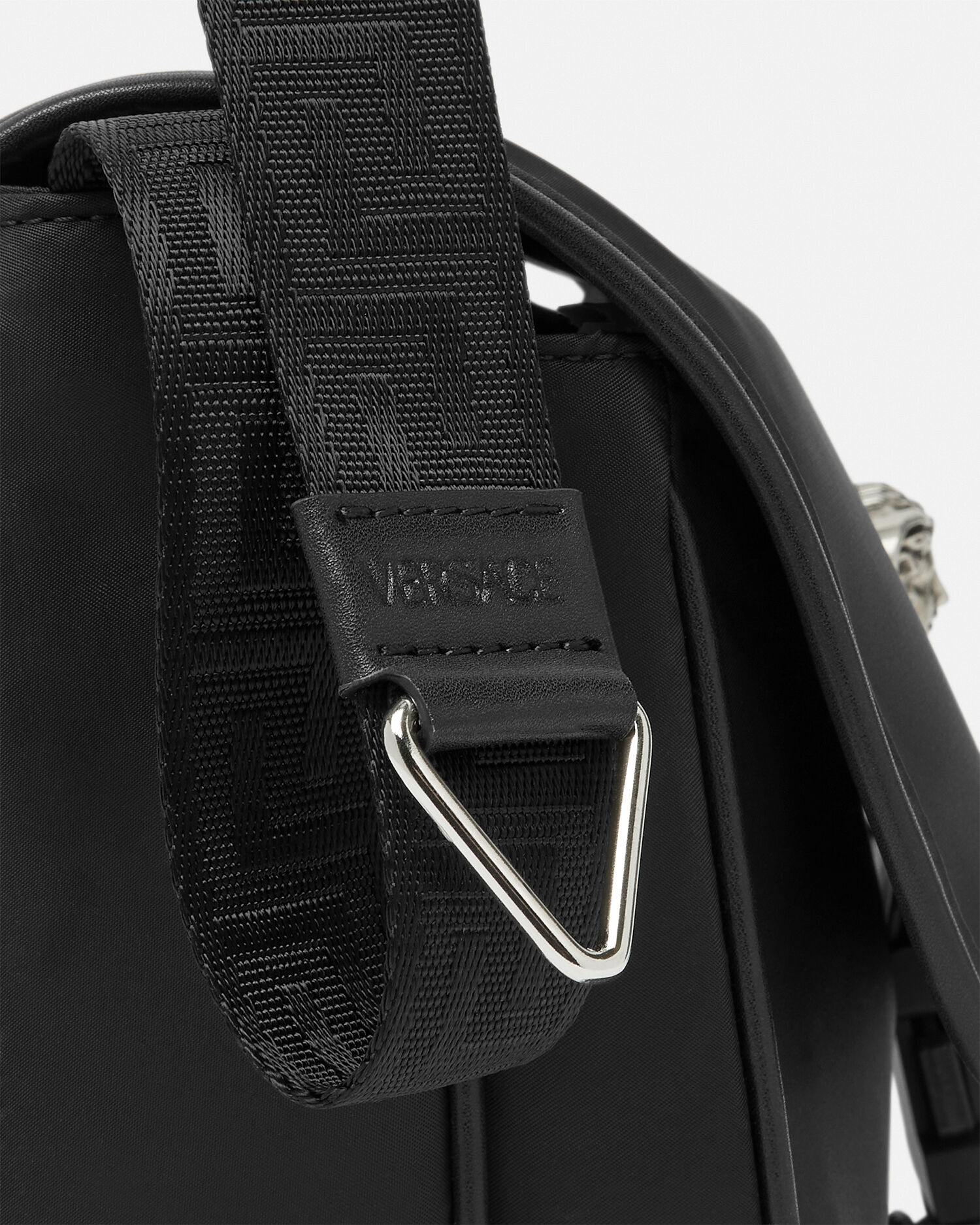 ラ メドゥーサ ナイロン メッセンジャー バッグ | VERSACE JP