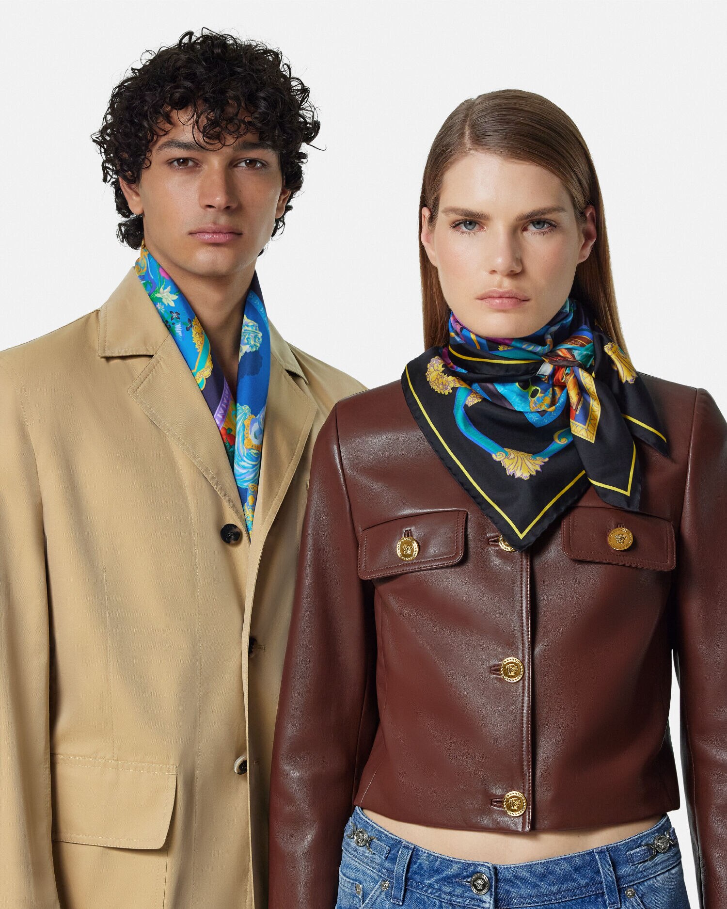 ラージ シルク スカーフ 90 cm ヴェルサーチェ ギャラリー ブルー,プリント | VERSACE JP