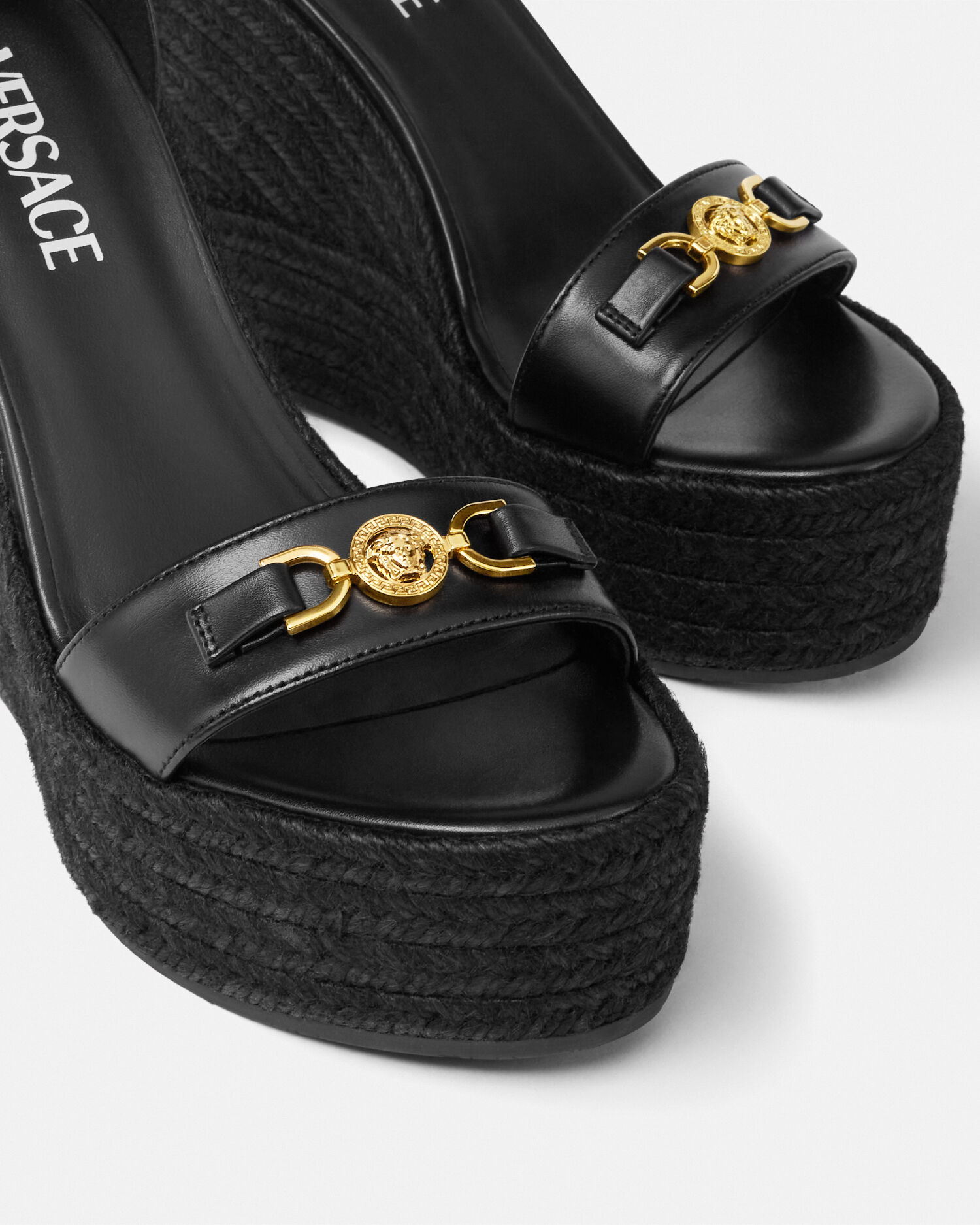 メドゥーサ '95 レザー ウェッジ サンダル 120 mm ブラック,ゴールド | VERSACE JP
