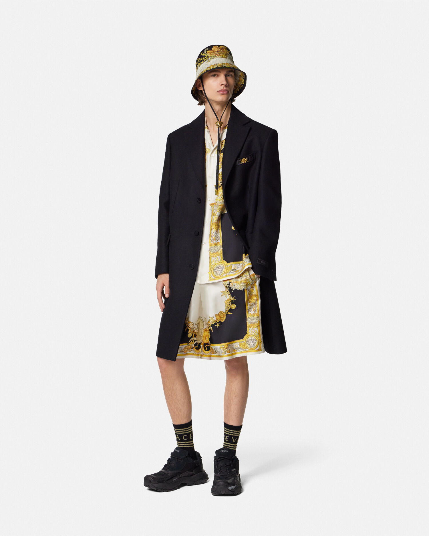 【VERSACE】 ヴェルサーチェ Coral Theatre シルク ハーフパンツ シルク ショートパンツ コーラル シアター | VERSACE JP