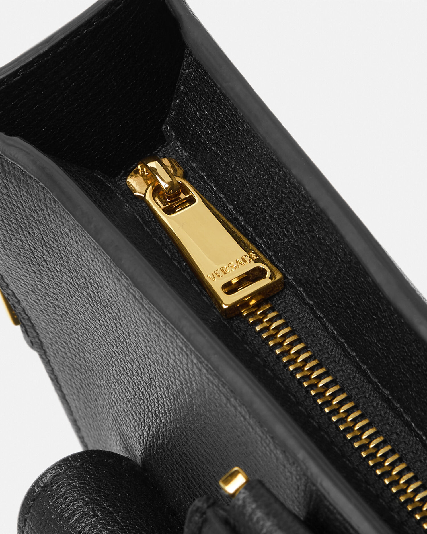 メドゥーサ ビギー レザー ブリーフケース ブラック,ゴールド | VERSACE JP