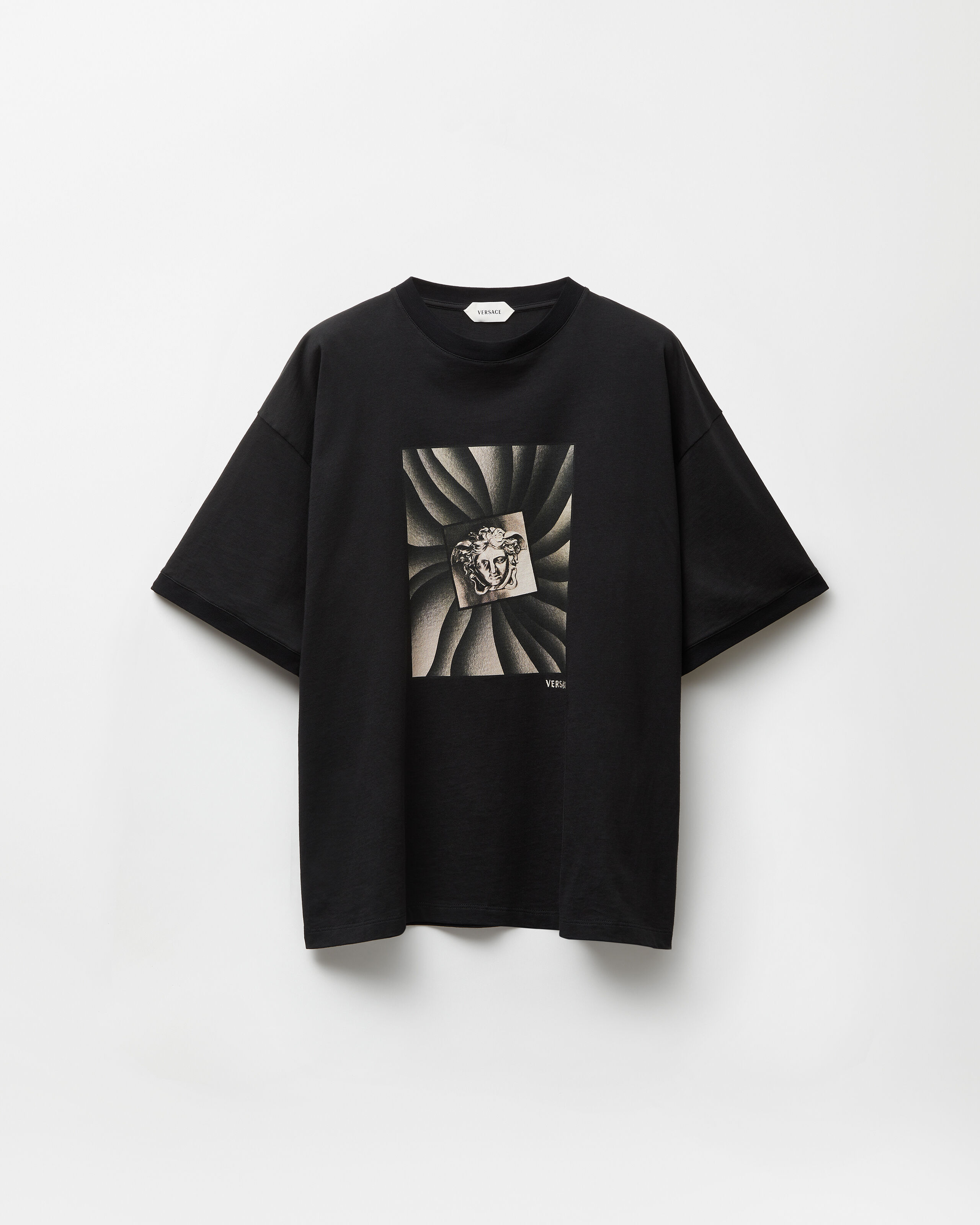 Tシャツ | ヴェルサーチェ 日本