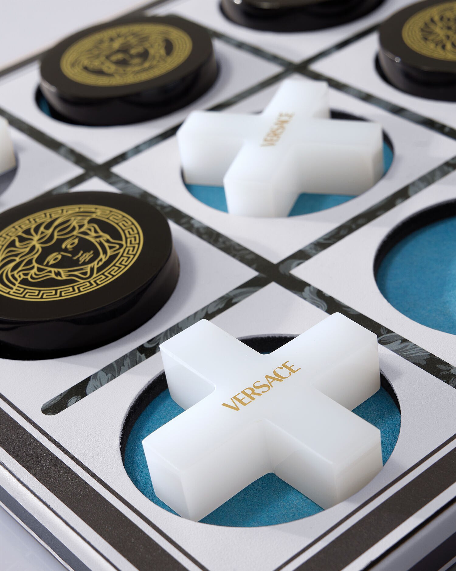 メドゥーサ チックタックトー セット プリント | VERSACE JP メドゥーサ チックタックトー セット プリント | VERSACE JP