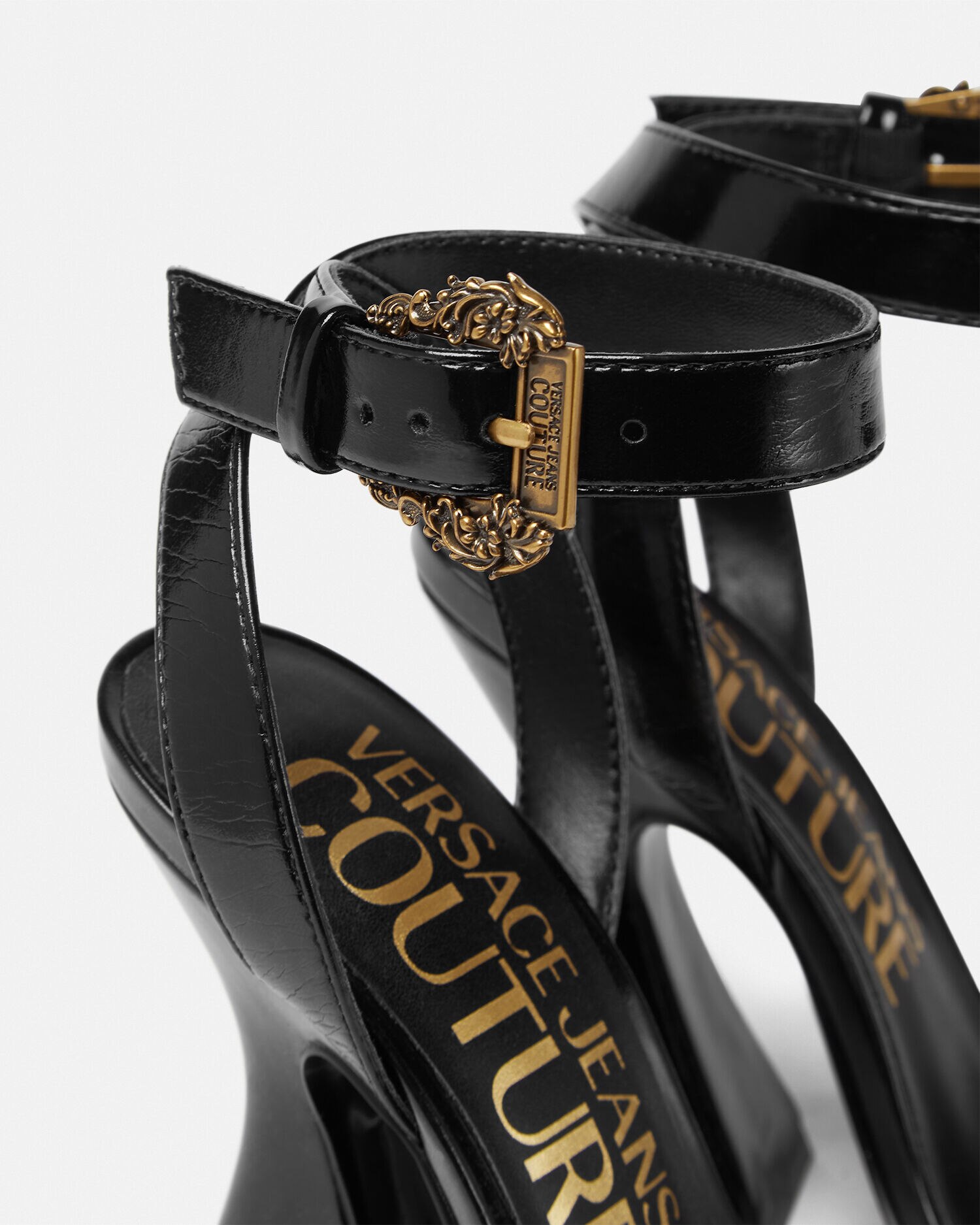 【VERSACE JEANSヴェルサーチ ジーンズ 】ヒールサンダル Versace Jeans Couture ヴェルサーチジーンズ 厚底サンダル