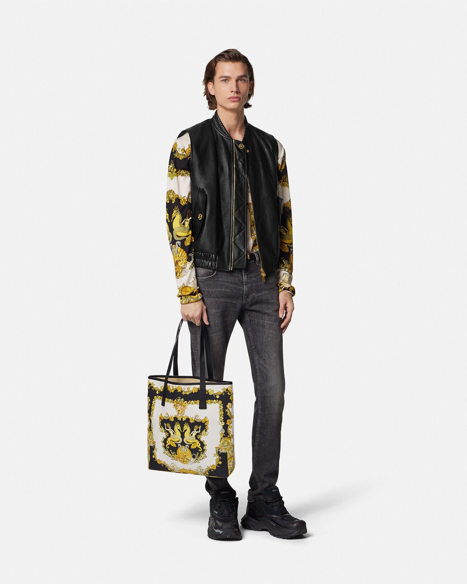 関税送料込★VERSACE レギュラーフィットジーンズメドゥーサ '95 刺繍 スリムフィット ジーンズ メドゥーサ ロック | VERSACE JP