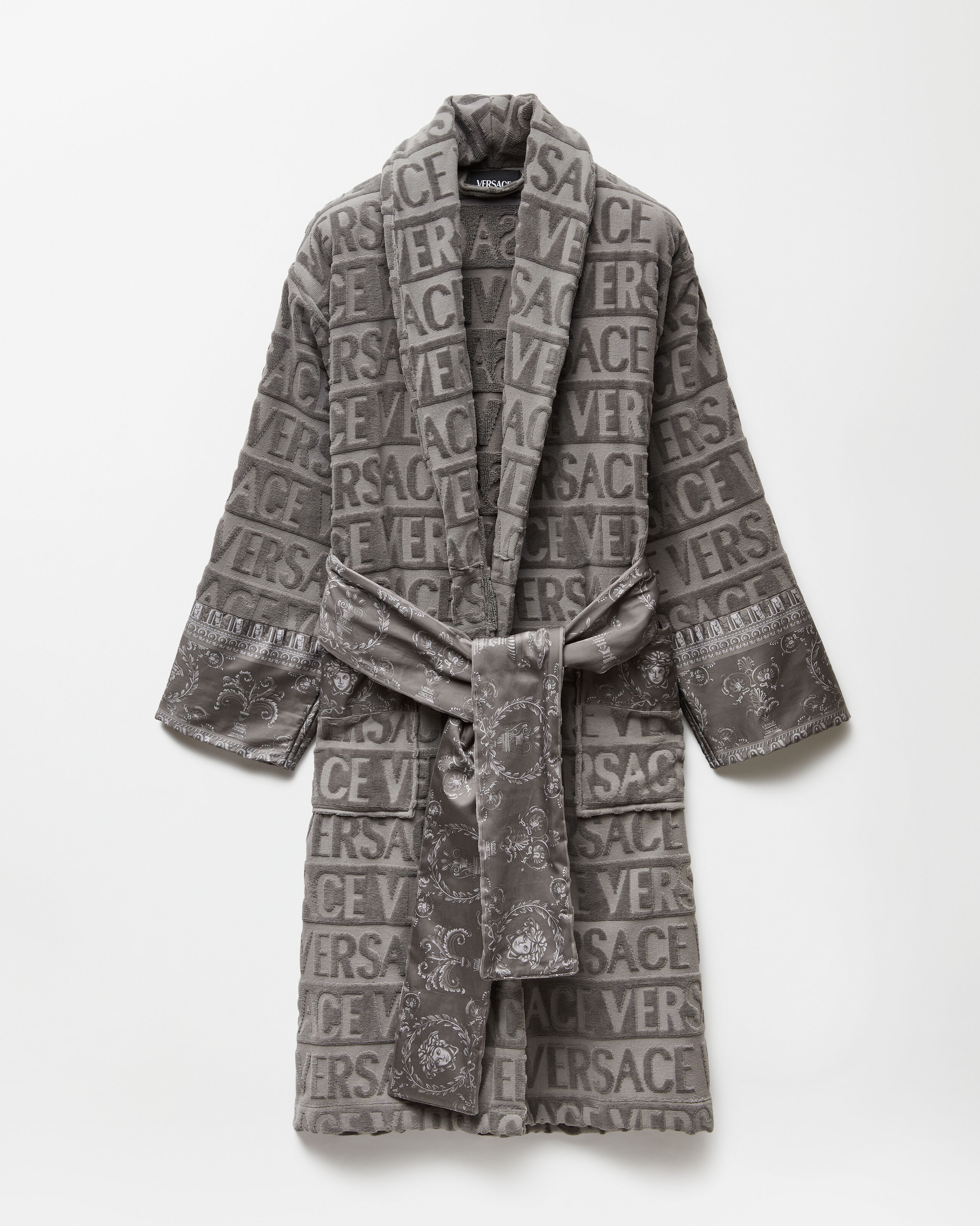 シャア専用 バスローブ　即購入OK I ♡ バロック バスローブ グレー | VERSACE JP