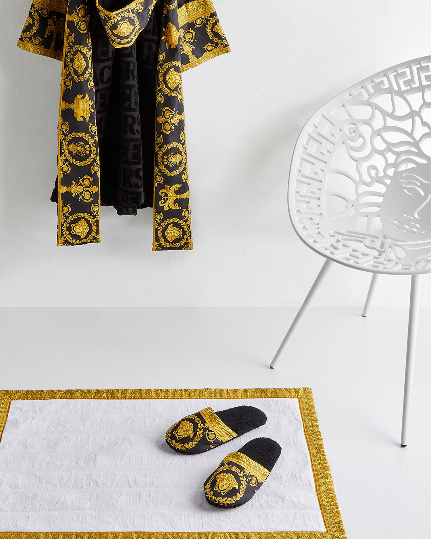 I ♡ バロック スリッパ ブラック | VERSACE JP