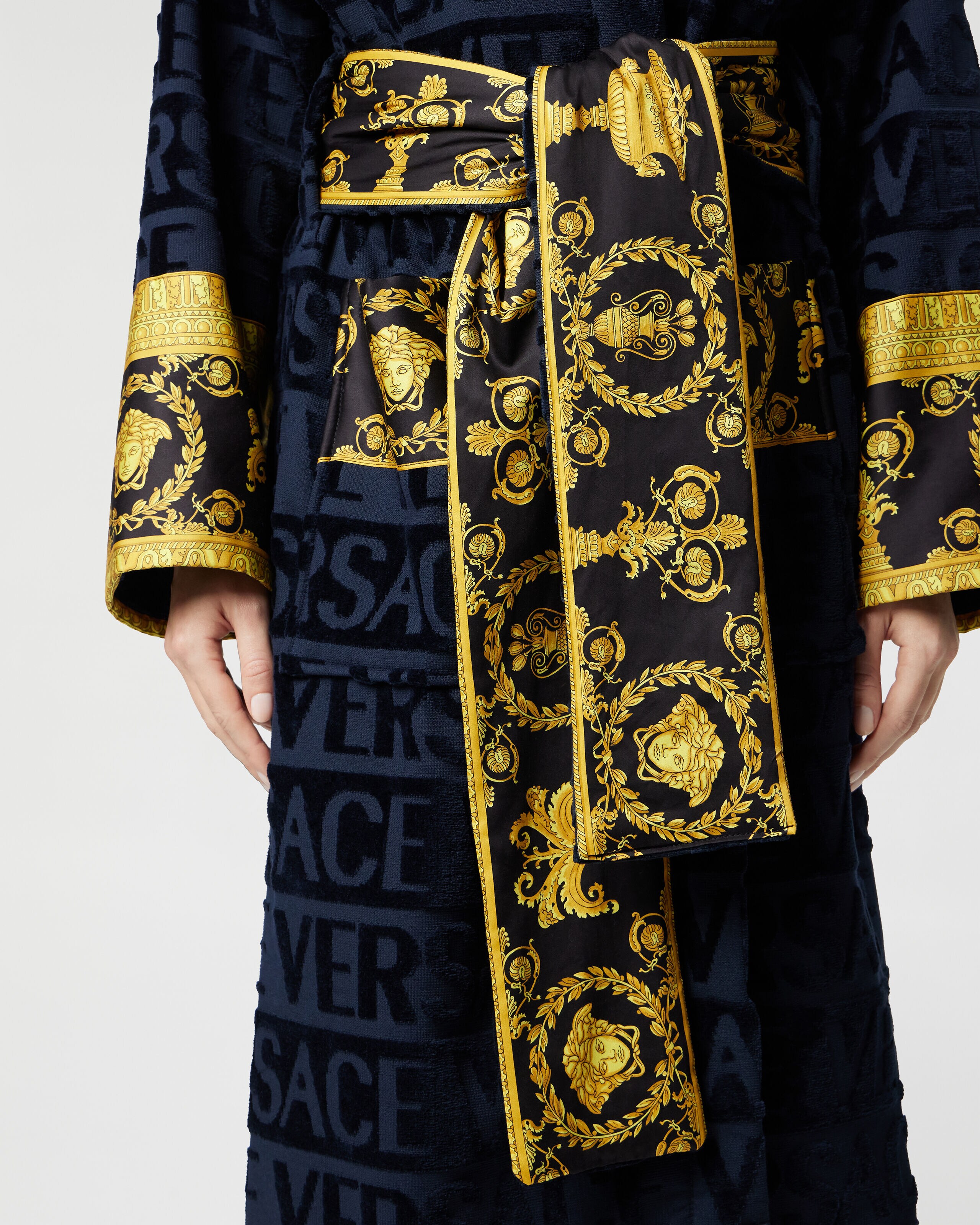 I ♡ バロック バスローブ ブルー | VERSACE JP