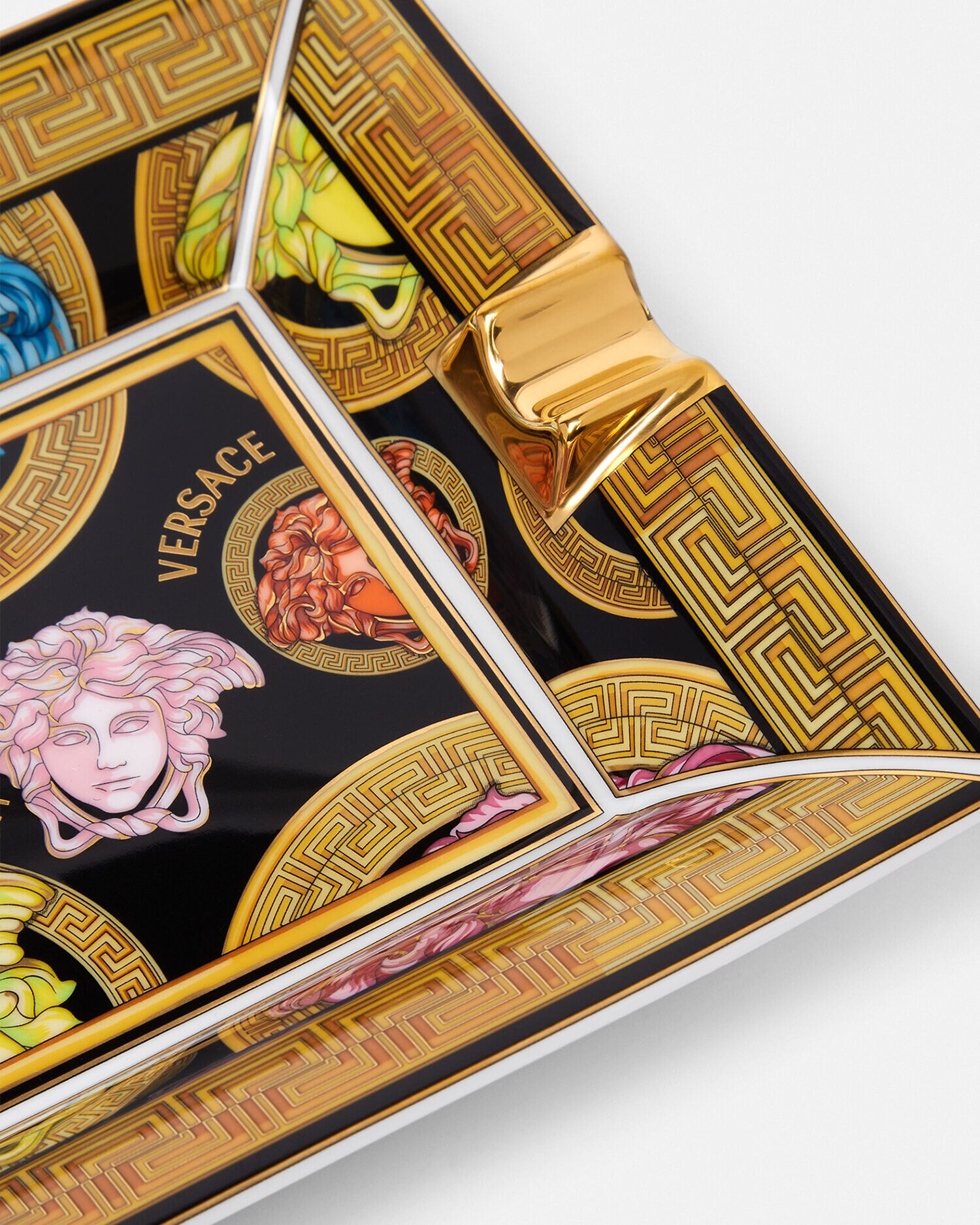 メドゥーサ アンプリファイド アッシュトレイ 16 cm マルチカラー | VERSACE JP