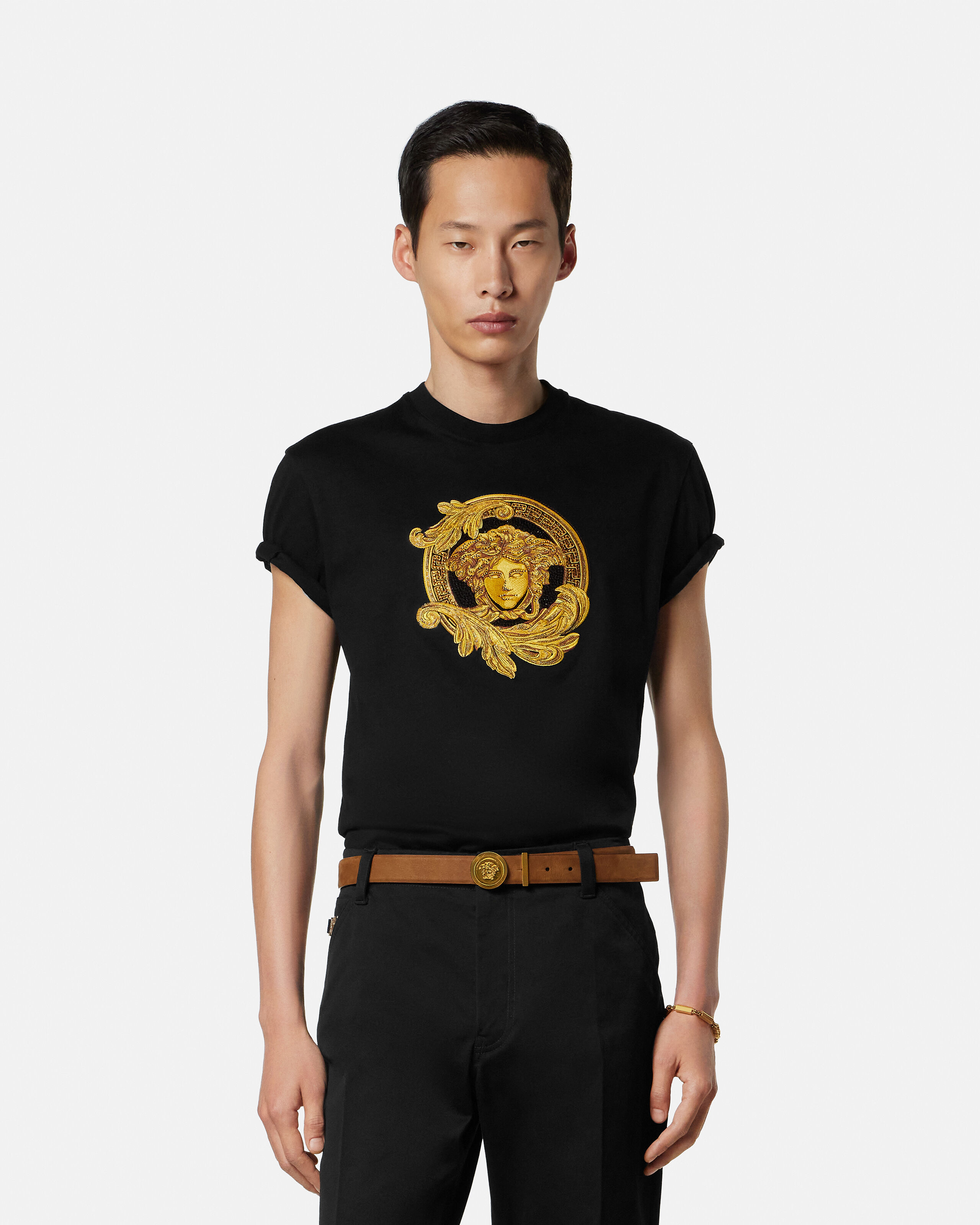 A.VERSACE ゴールド刺繍 Tシャツ上下セット【期間限定7月1日まで】 刺繍入り コットンジャージー スリム Tシャツ ブラック | VERSACE JP