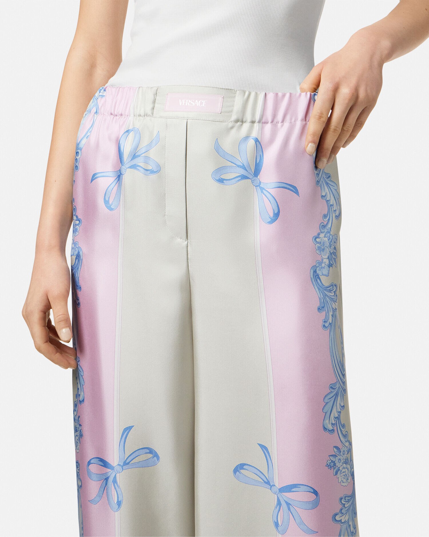 ヴェルサーチェ☆メデューサカメオプリント シルクパンツ シルク パンツ カメオ プリント | VERSACE JP