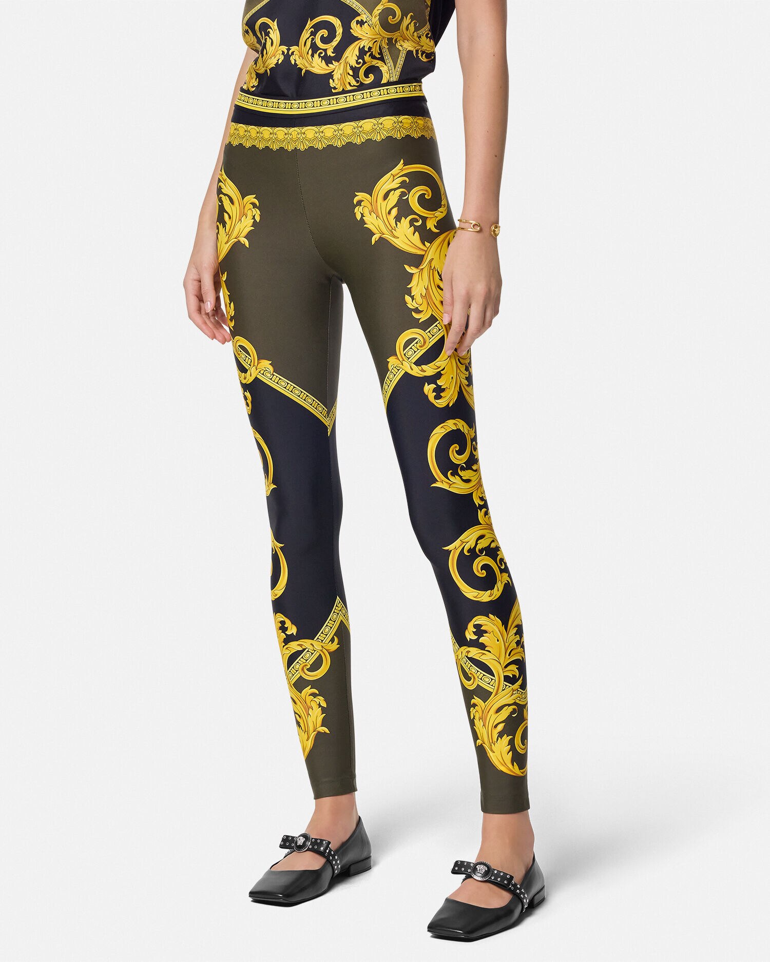 豪奢な Versace レギンス スパッツ 今週末限定 まき散らし レッグウェア