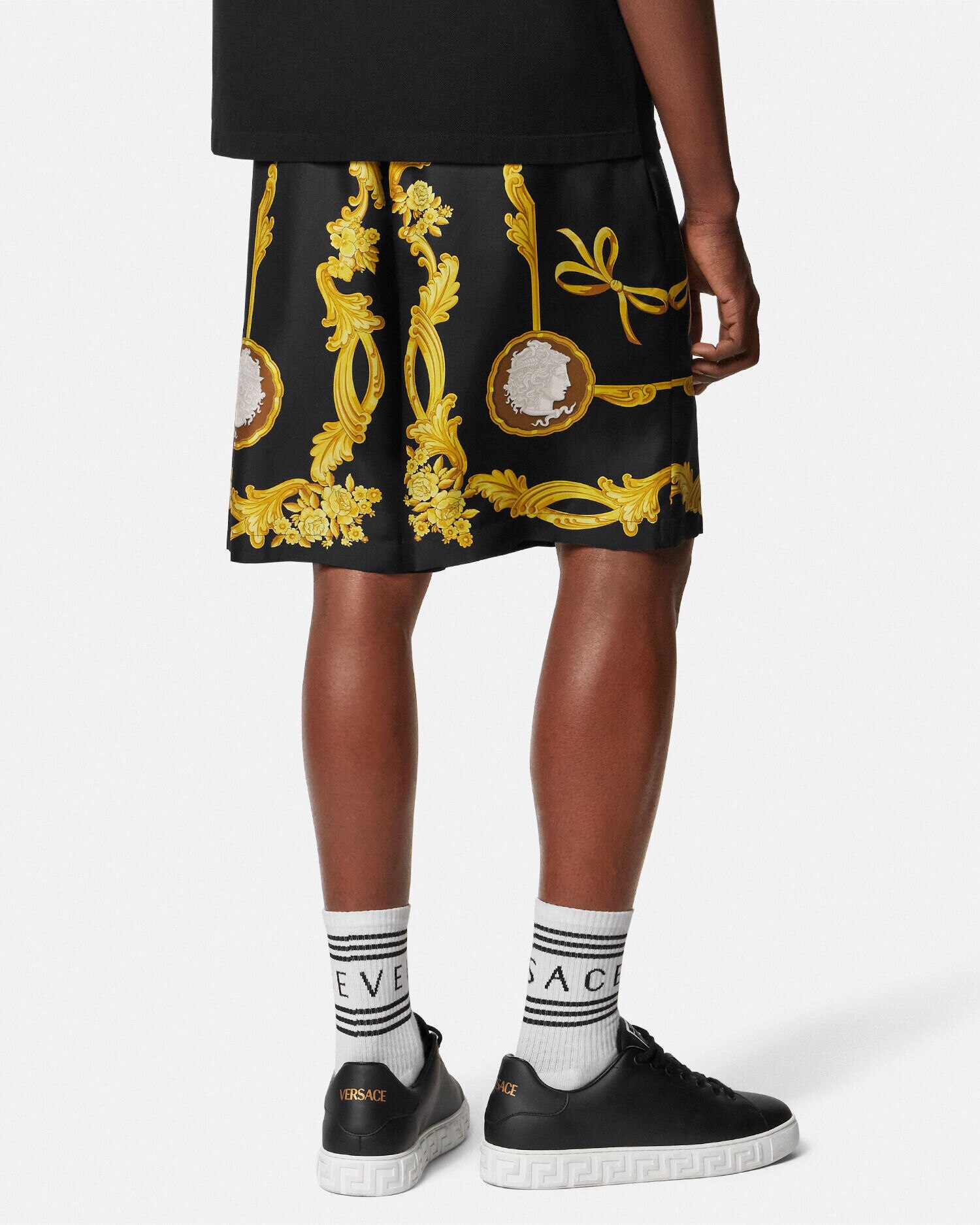 入荷通知 アプリ おすすめ ショートパンツ シルク カメオ JP VERSACE | パンツ