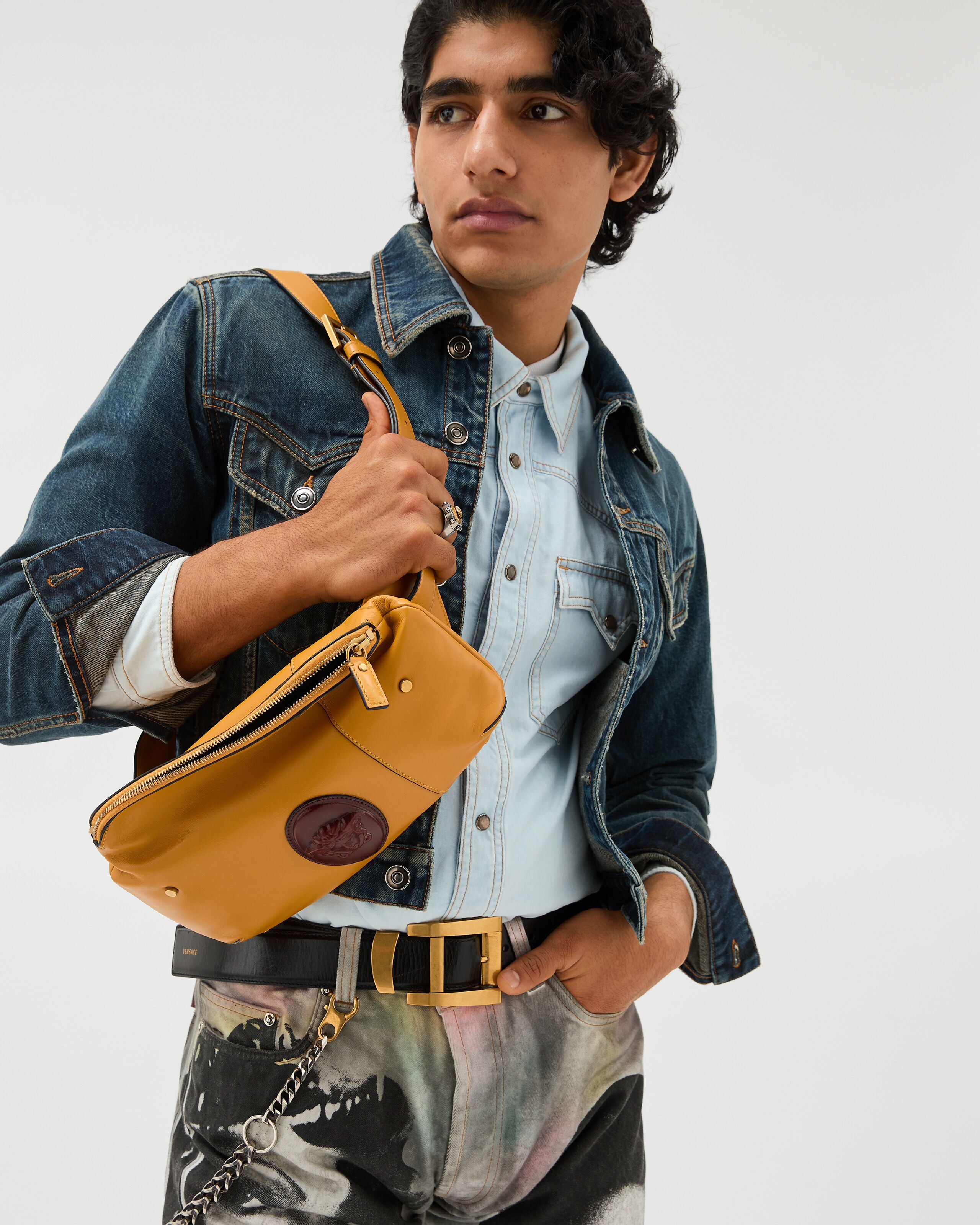 D&G イエロー ボディバッグ　ベルト ルー スモール ナッパ ベルト バッグ イエロー | VERSACE JP