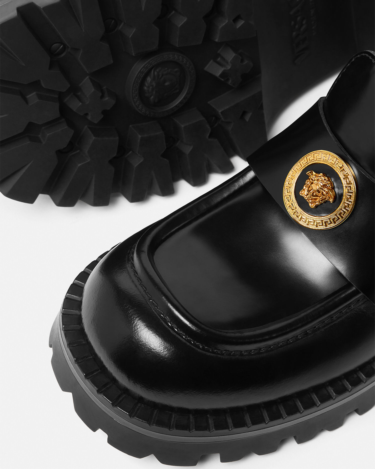 メドゥーサ '95 ローファー ブラック,ゴールド | VERSACE JP