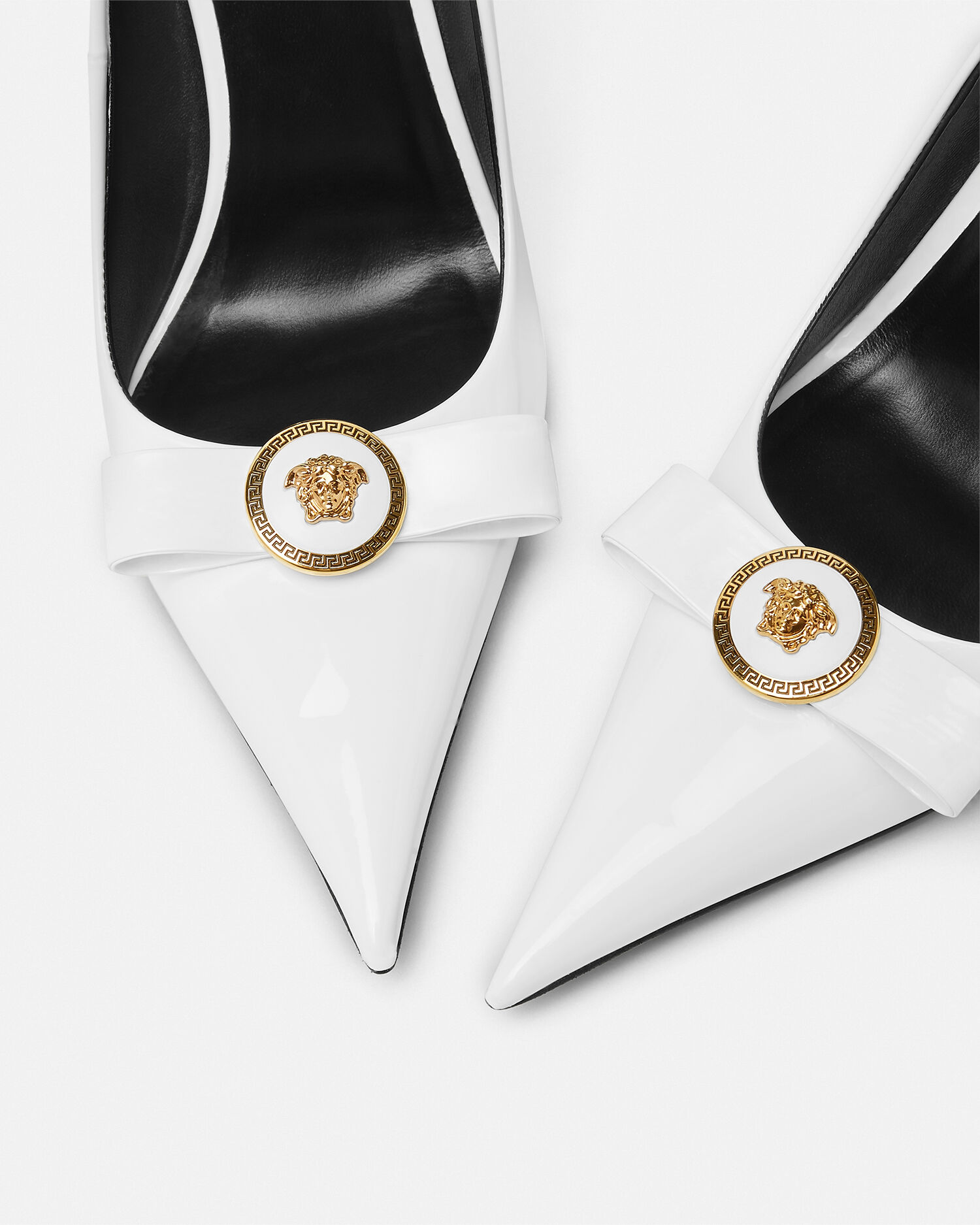 ジャンニ リボン パテント パンプス 110 mm | VERSACE JP