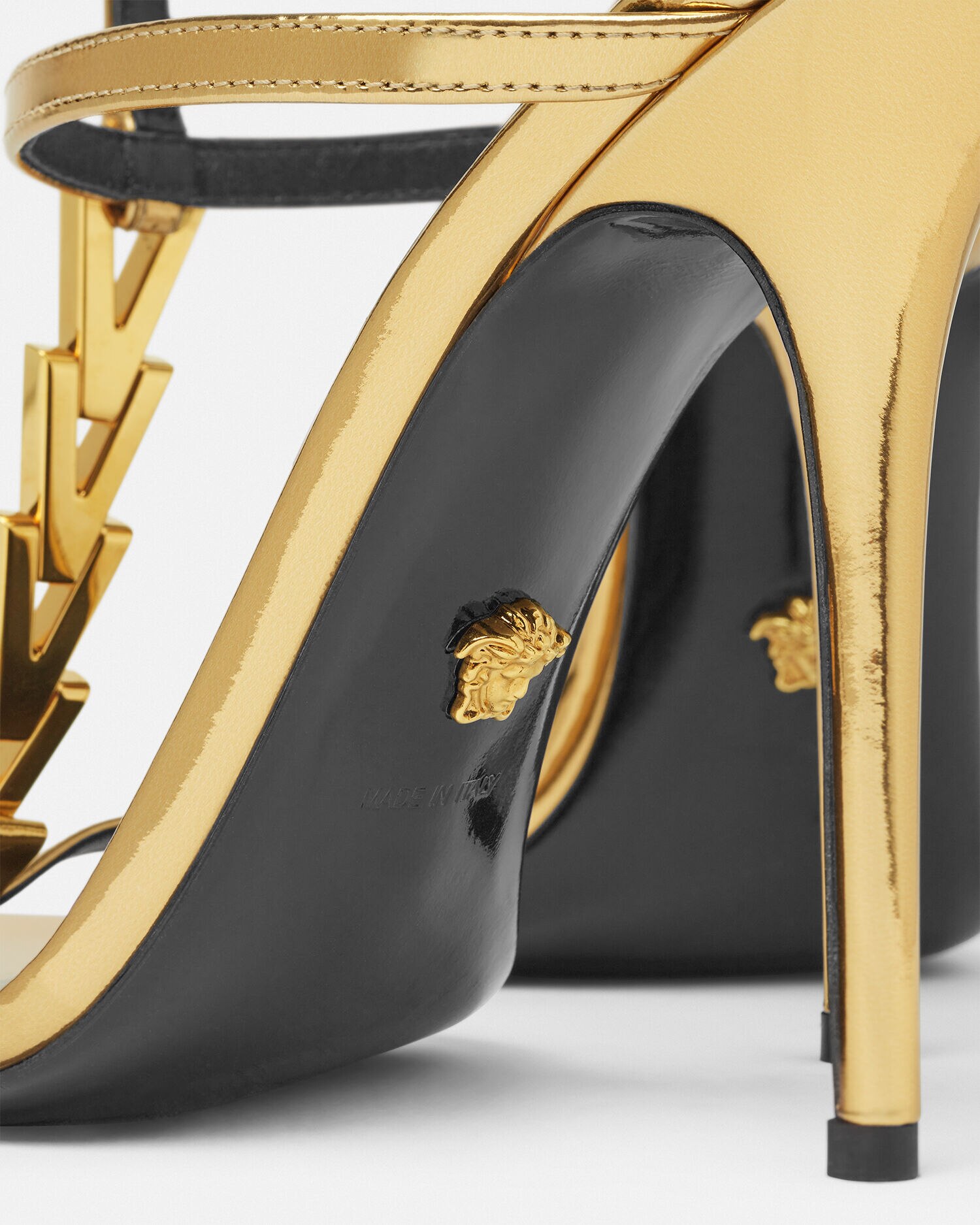 VERSACE♪セール♪サンダル VERSACE(ヴェルサーチェ) サンダル・ミュール(レディース