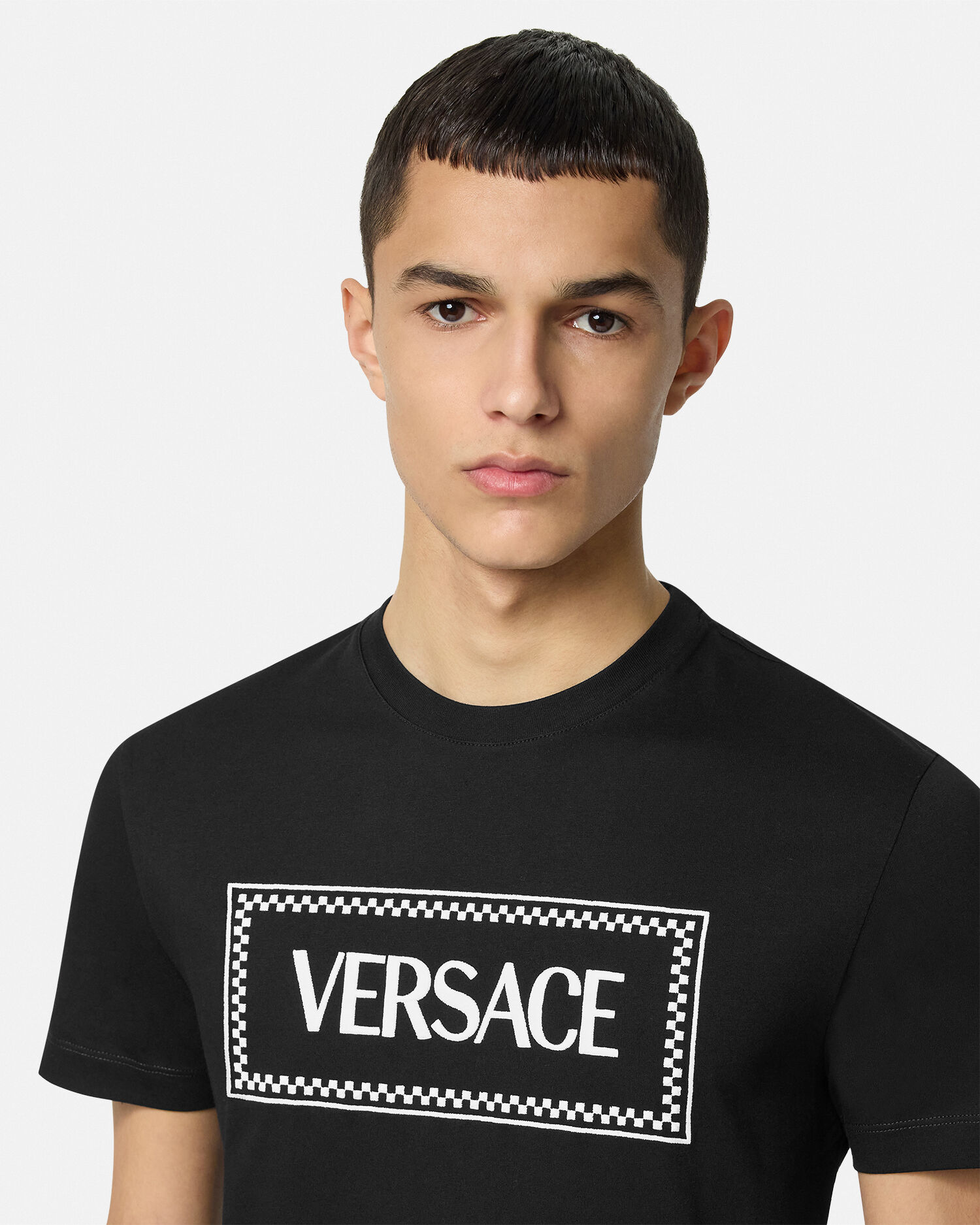 Tシャツ '90s ヴィンテージ ロゴ 刺繍 ブラック | VERSACE JP