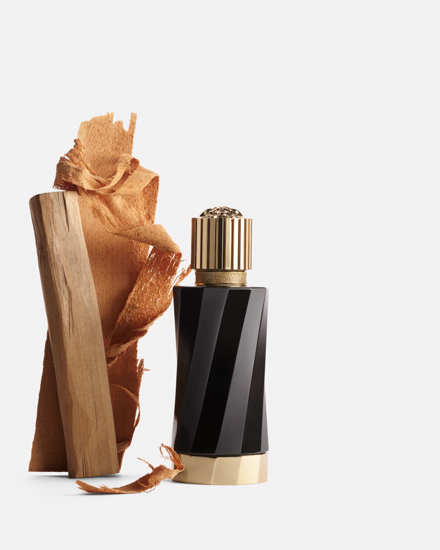 サンタル ボワゼ EDP 100 ml ブラック | VERSACE JP