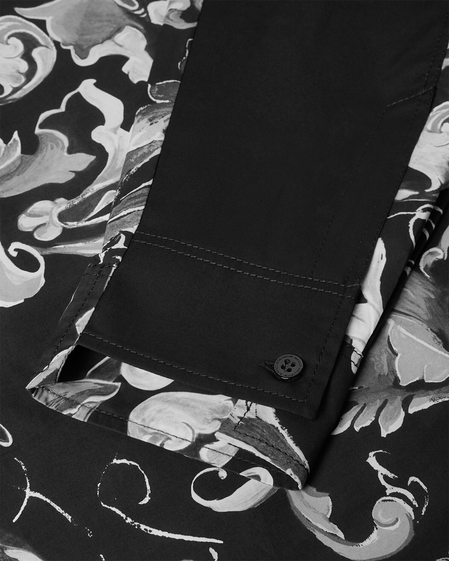 SALE*VERSACE JEANS*バロッコ柄ミックス 半袖 シャツ ブラック VERSACE JEANS COUTURE (ヴェルサーチェ ジーンズ クチュール