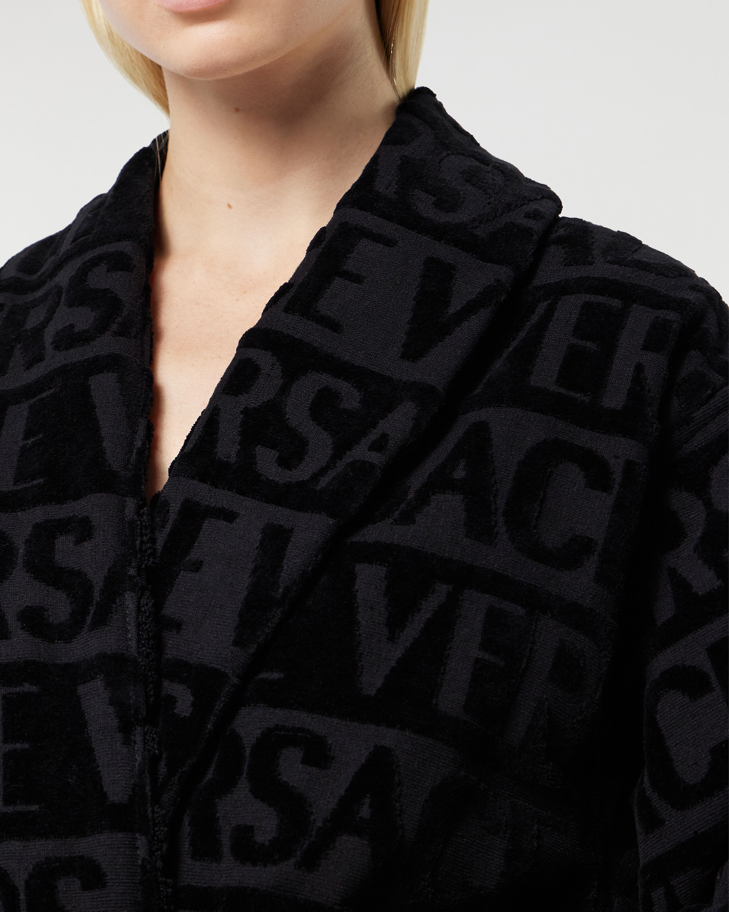 I ♡ バロック バスローブ ブラック | VERSACE JP