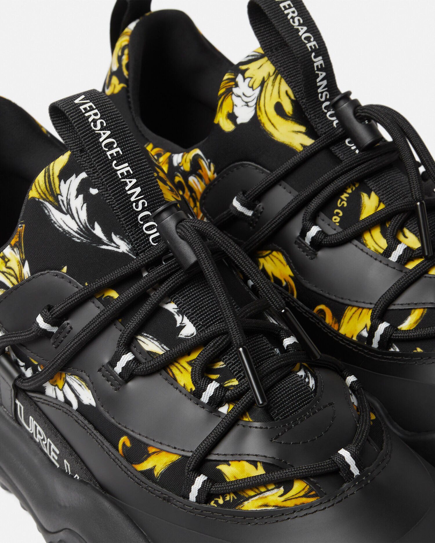 VERSACE JEANS☆25SS アウトライン バロッコ スニーカー アウトライン バロッコ ブルックリン スニーカー | VERSACE JP