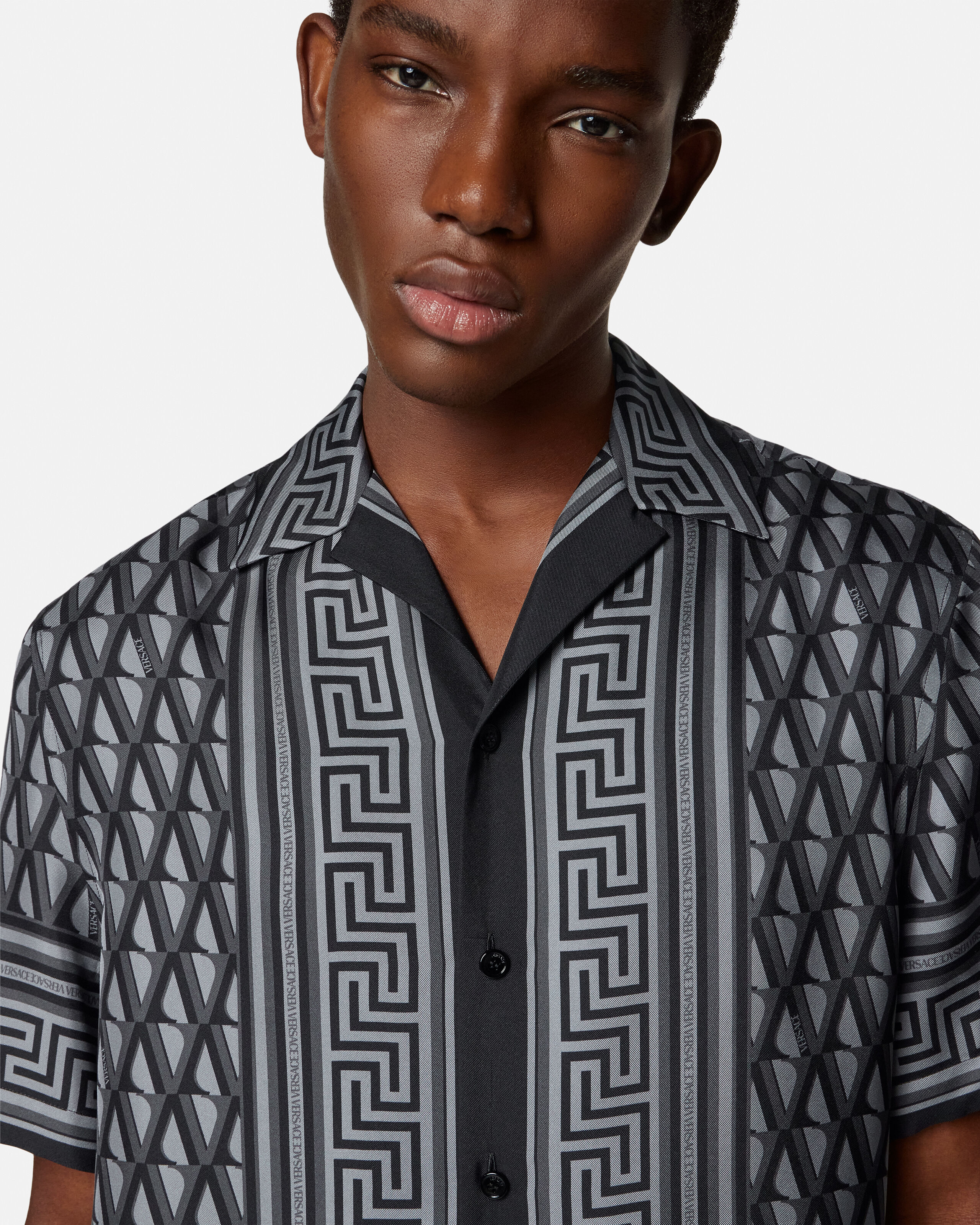 プリント シルク ツイル スリム シャツ ブラック,グレー | VERSACE JP