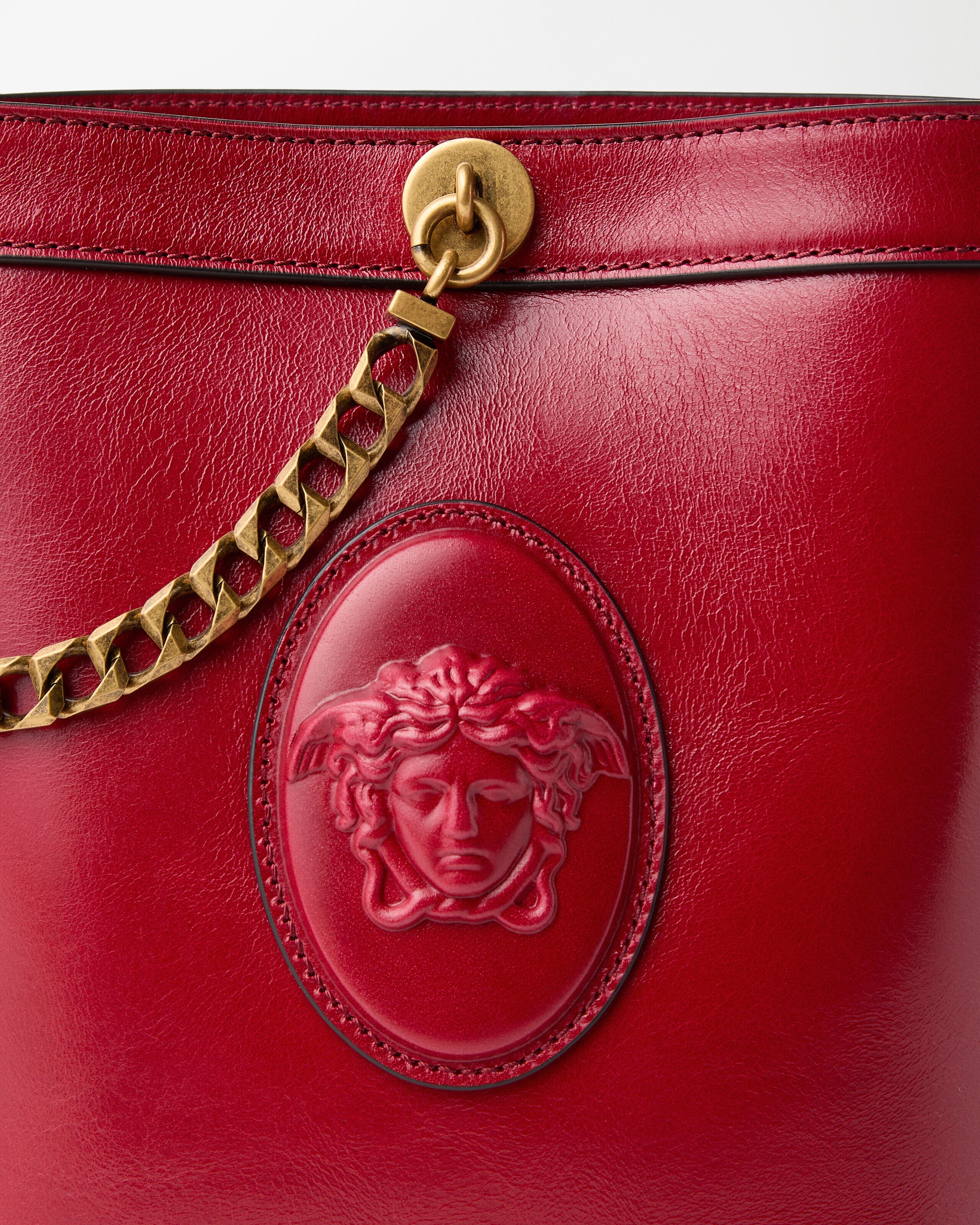 ピヴォ ミニ レザー バケット バッグ レッド | VERSACE JP