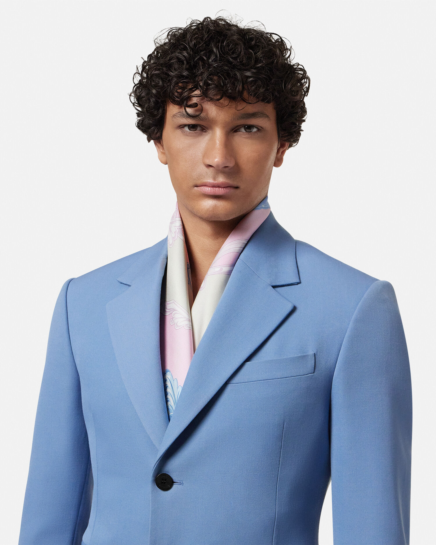 【Versace】Cameo シルクスカーフ Versace Cameo Silk Scarf – David Lawrence
