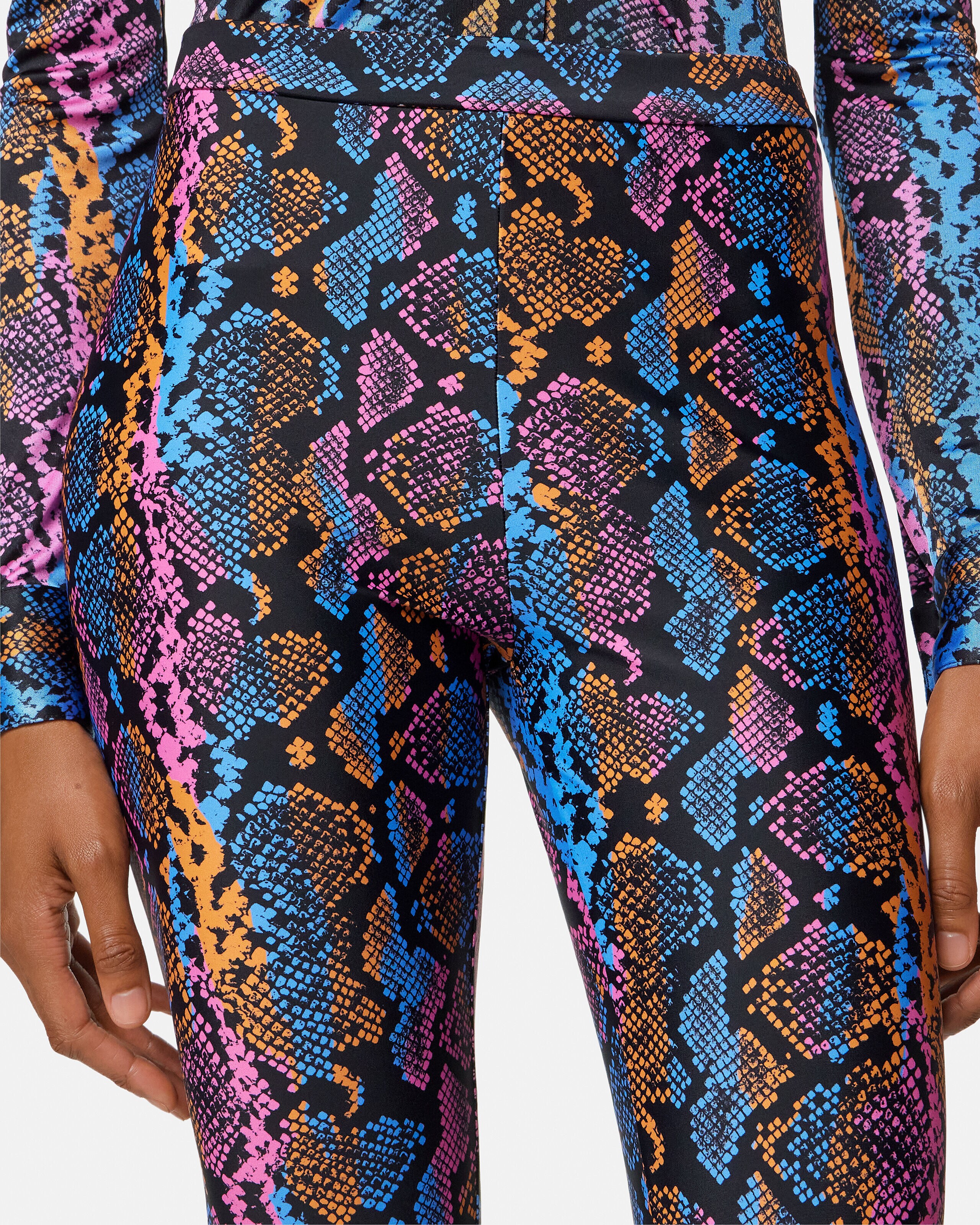 高級感 未使用 VERSACE ヴェルサーチ  レギンス 44 マルチカラー プリント レギンス マルチカラー | VERSACE JP