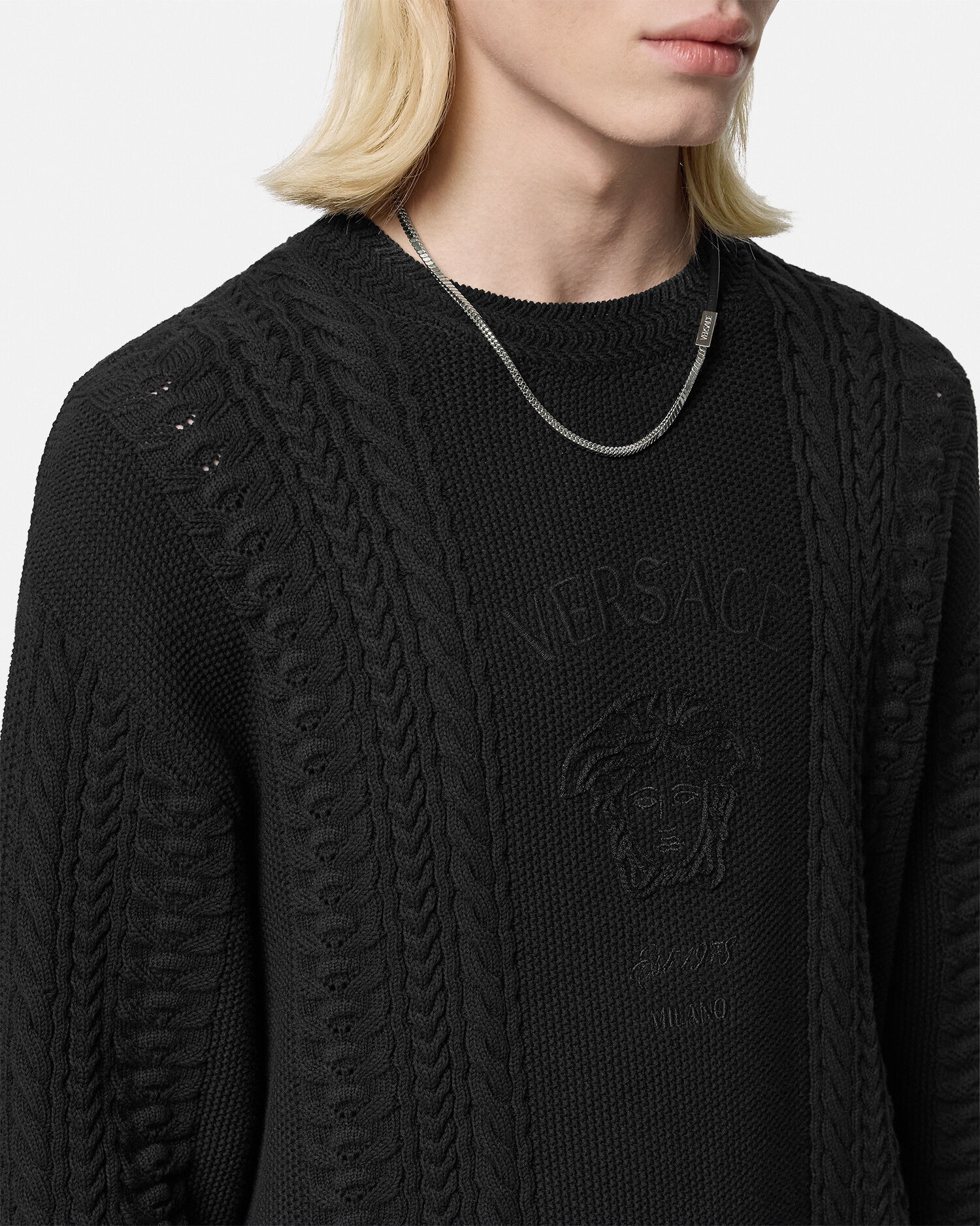 メドゥーサ ミラノ ケーブルニット ジッパー セーター ブラック | VERSACE JP