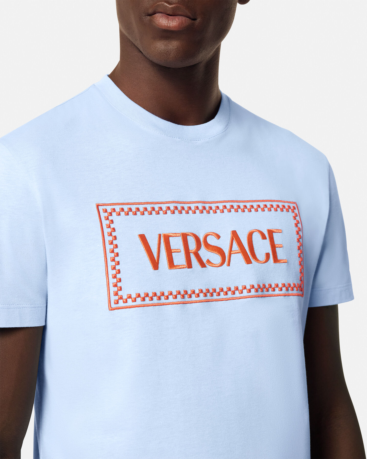 本当に信頼出来る商品 Tシャツ '90s ヴィンテージ ロゴ 刺繍 ブルー | VERSACE JP トップス